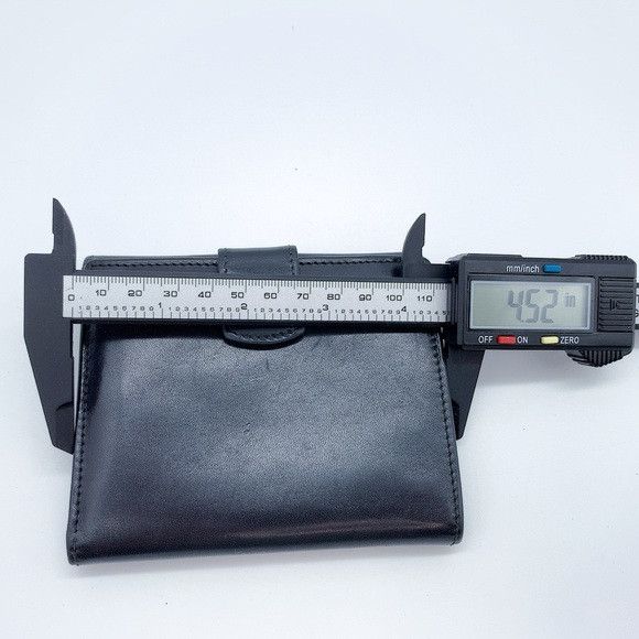 Salvatore Ferragamo Salvatore Ferragamo Black Leather Wallet with Gold Accent Size ONE SIZE - 12 Thumbnail