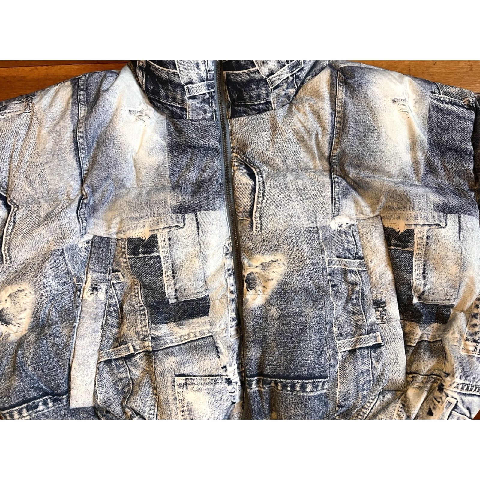 Urban Outfitters Urban Outfitters Taryn Cropper Puffer Jacket Women’s 3XL Blue Denim Print Jacket Size XXL / US 16-18 / IT 52-54 - 3 Thumbnail