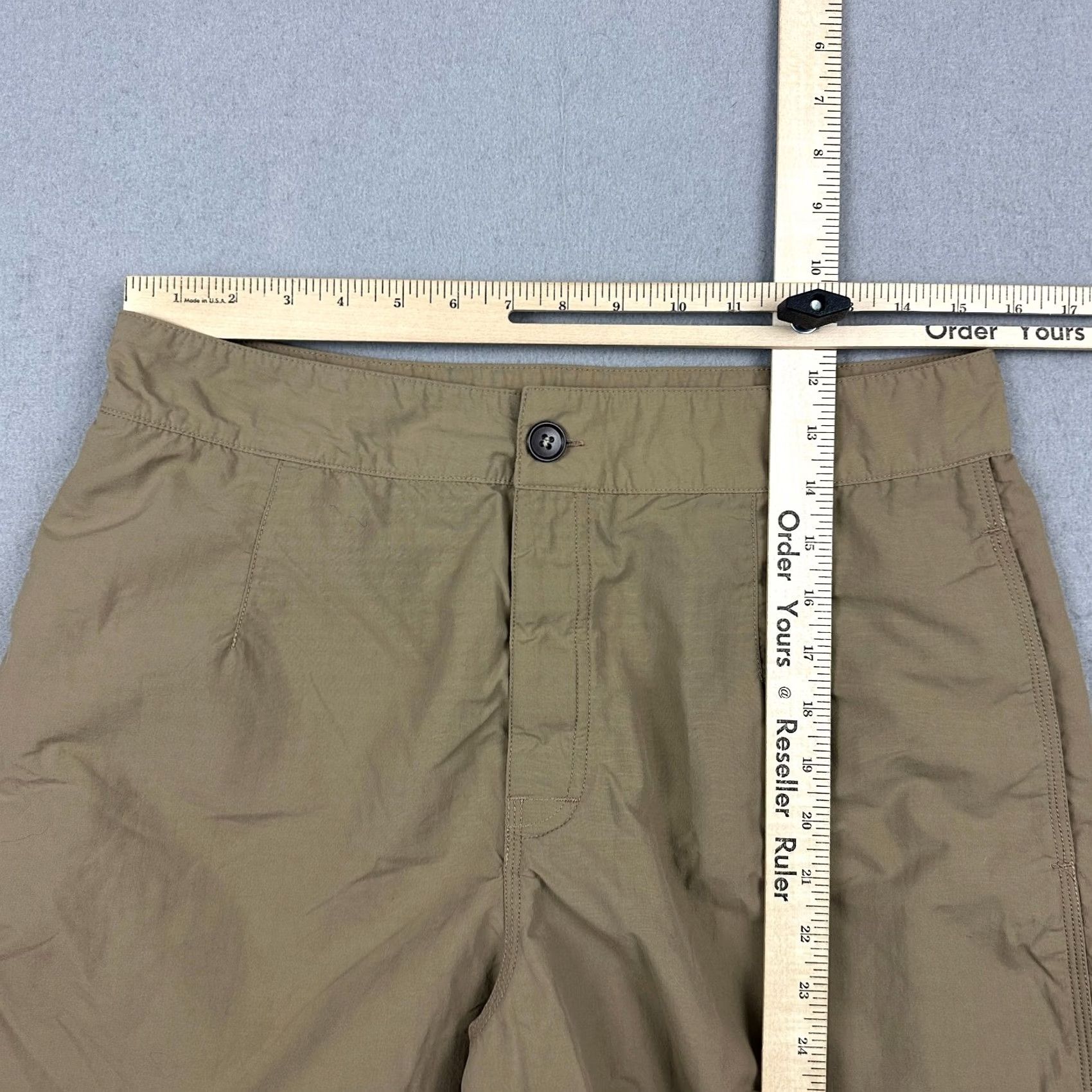 Patagonia Patagonia Shorts Mens 35 Beige Baggies Chino Lining Outdoors Hiking 90s Casual 7in Inseam Cargo Pockets Logo Embroidered Polyester Regular Denim Size US 35 - 6 Thumbnail