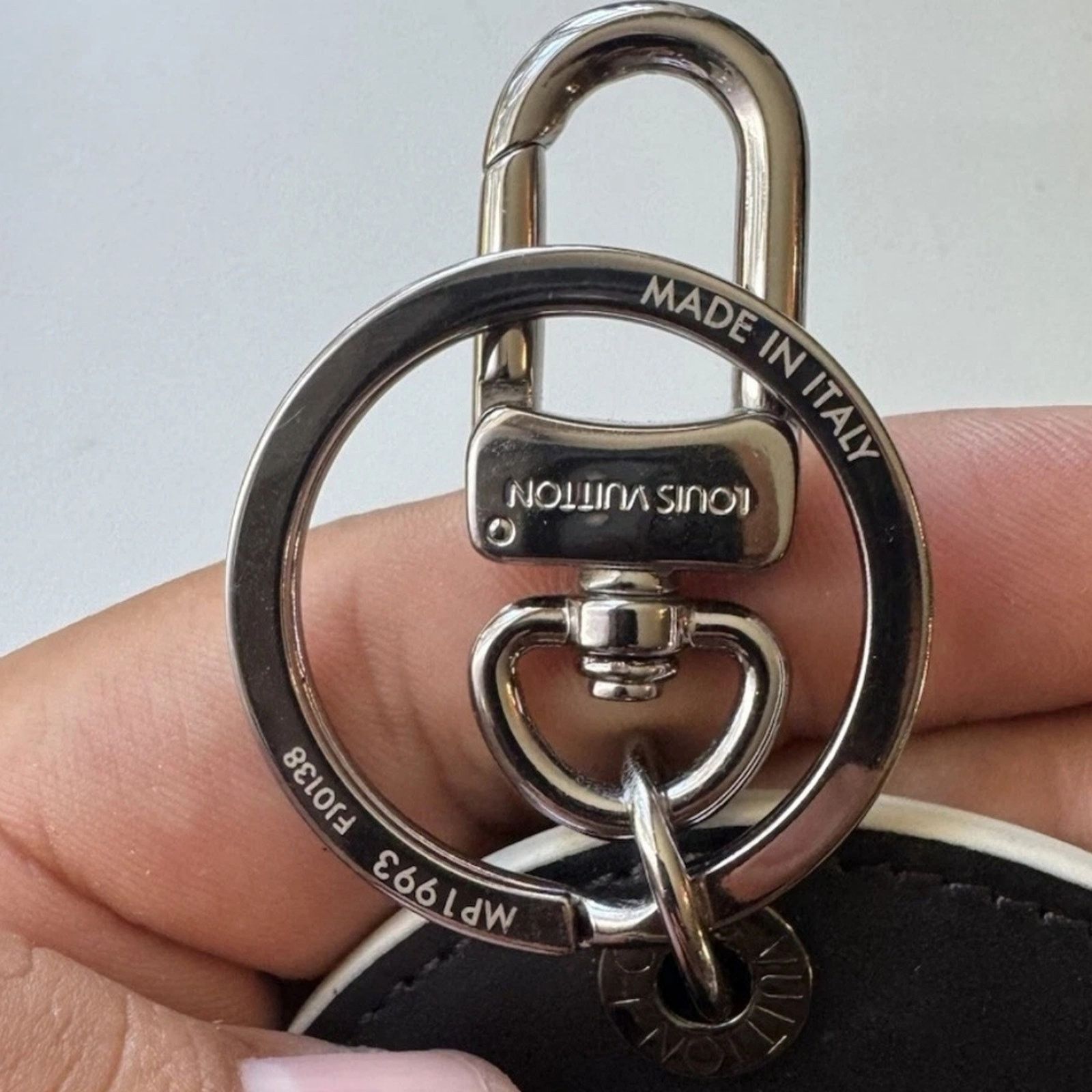 Louis Vuitton Louis Vuitton Porte Clé Vivienne Monogram Eclipse Keychain Size ONE SIZE - 3 Thumbnail