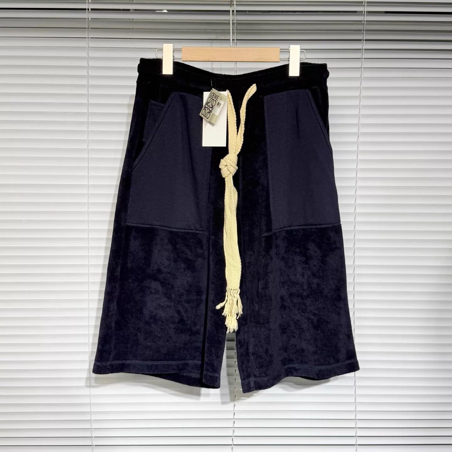 Loewe Loewe Navy-Blue Embroidered Logo Drawstring Short (S) Size US 30 / EU 46 - 1 Thumbnail