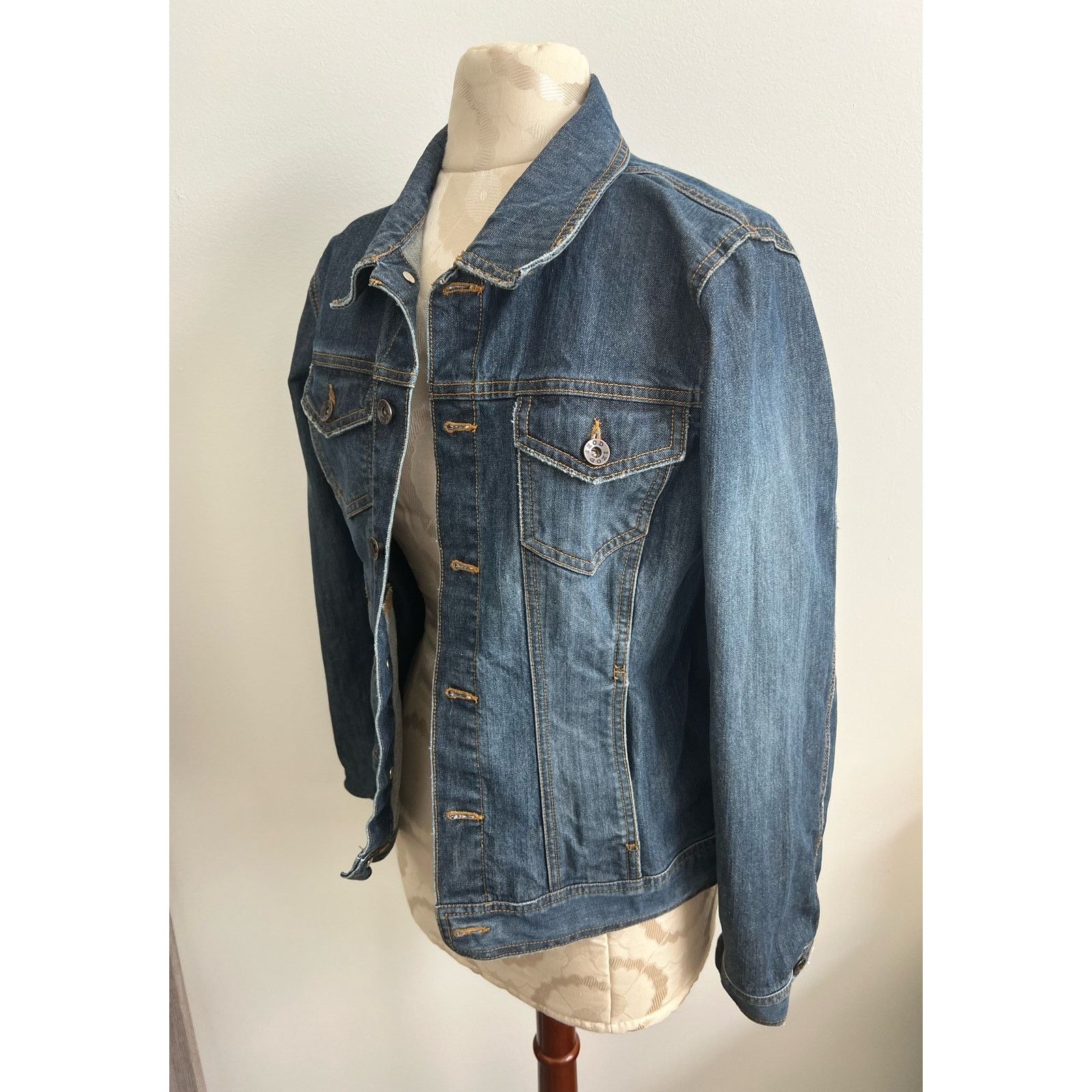 Izod Izod UpCycled Custom Be Still & Know Denim Jacket Large Size L / US 10 / IT 46 - 3 Thumbnail