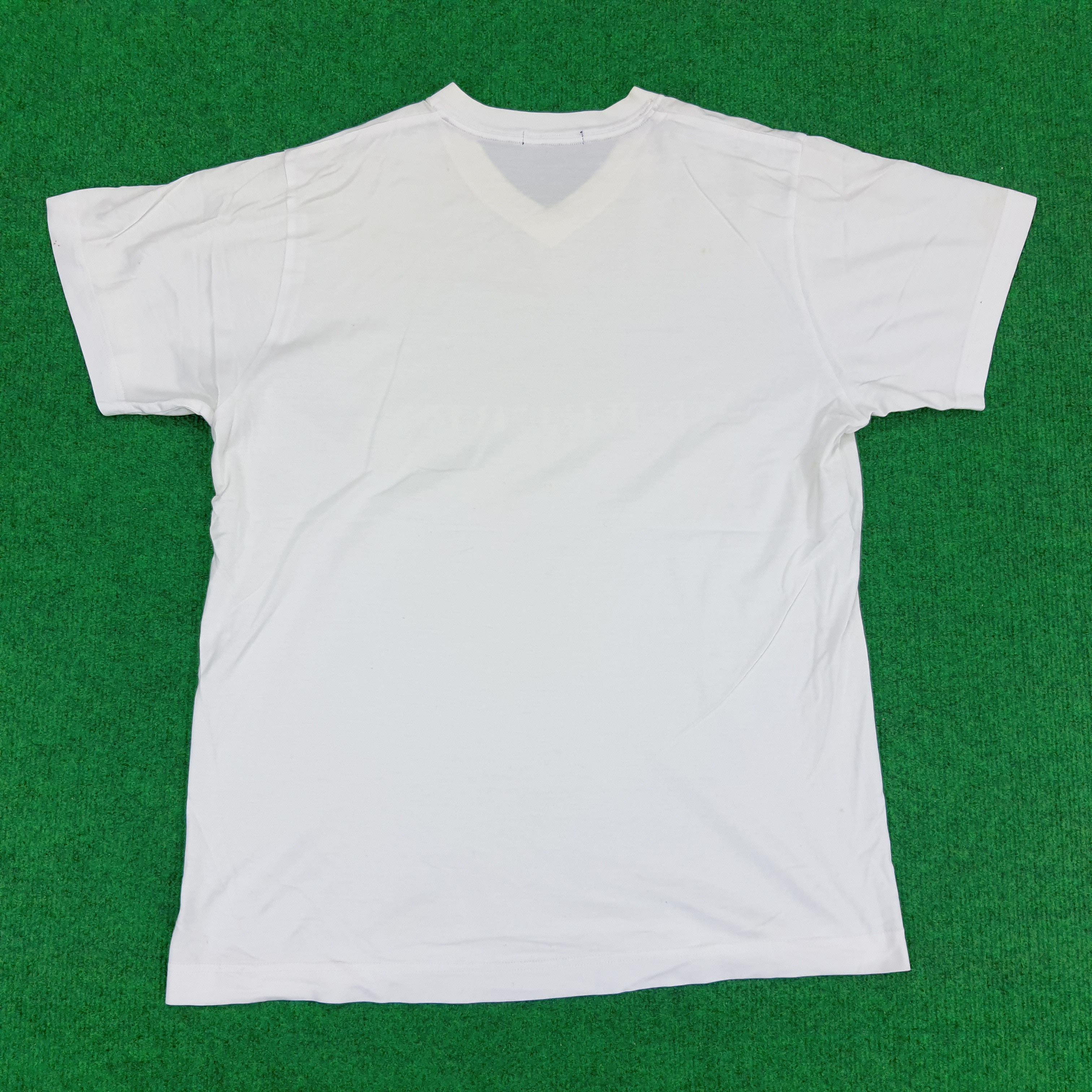 Burberry Vintage Burberry London Nova Check V Neck T-shirt Size US M / EU 48-50 / 2 - 3 Thumbnail
