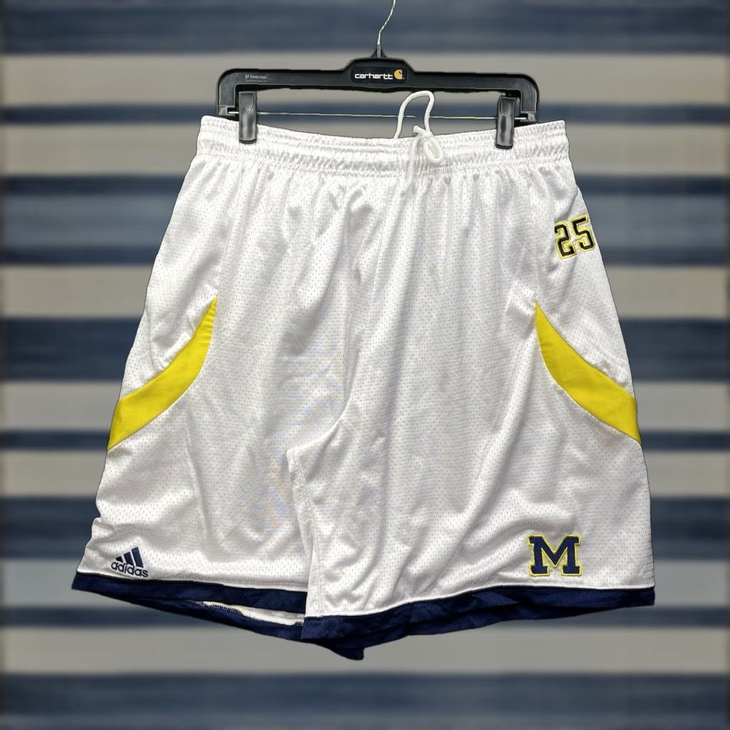 Adidas VINTAGE adidas Shorts Mens XL Michigan Wolverines Team Issued White Jersey Solid With Embroidered Logo Basketball Y2K Sports University USA Size US 36 / EU 52 - 1 Thumbnail