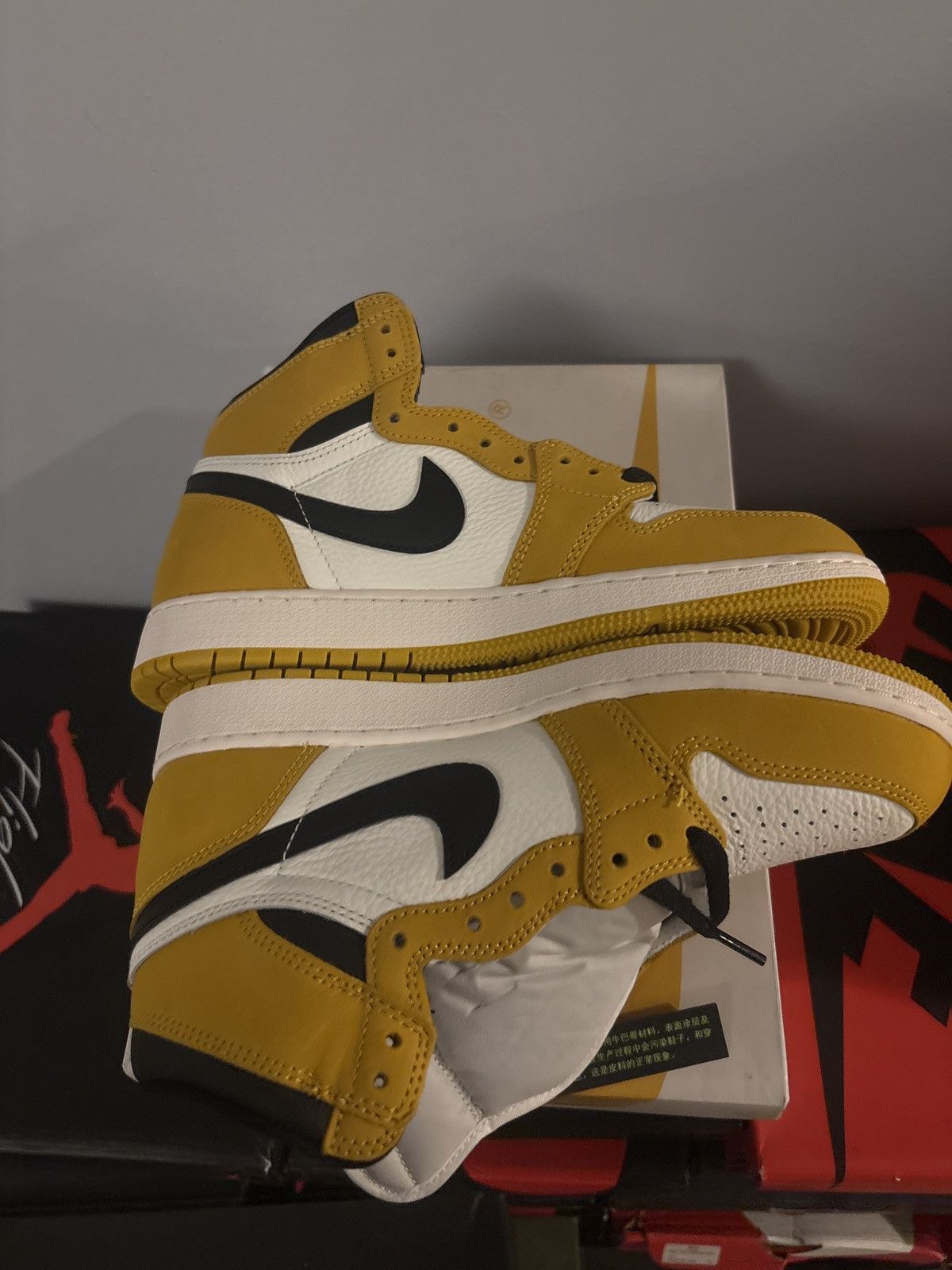 Jordan Brand AIR JORDAN 1 Retro HIGH OG Size US 7 / EU 40 - 4 Thumbnail
