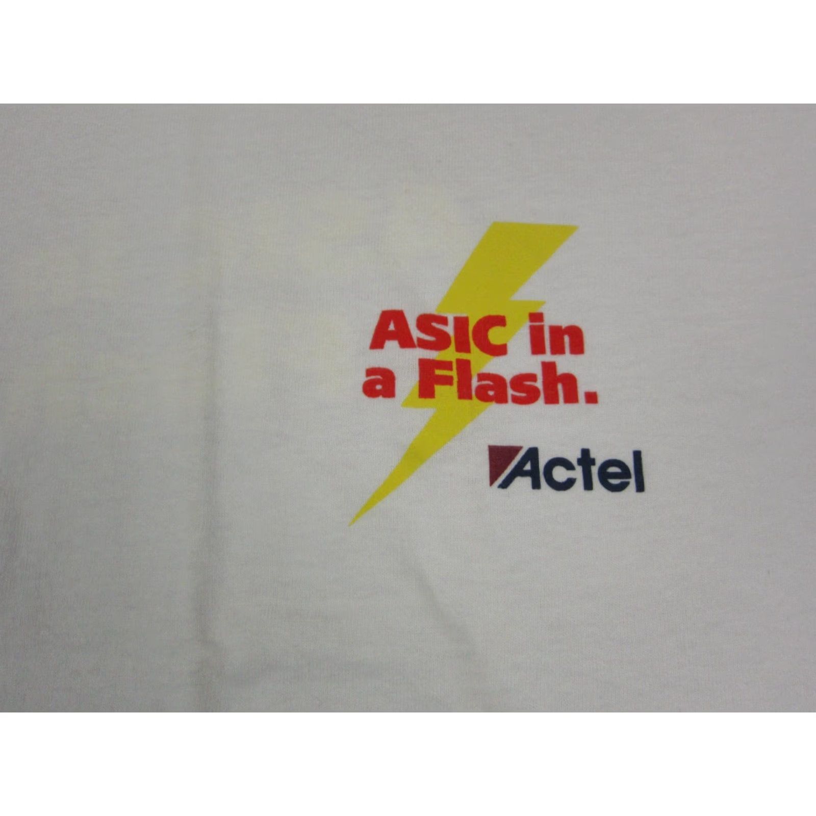 Hanes VINTAGE Hanes Shirt Adult L White ASIC in a Flash Actel FPGA Single Stitch Y2K Outdoor 90s Mens Shirt Size US L / EU 52-54 / 3 - 4 Thumbnail