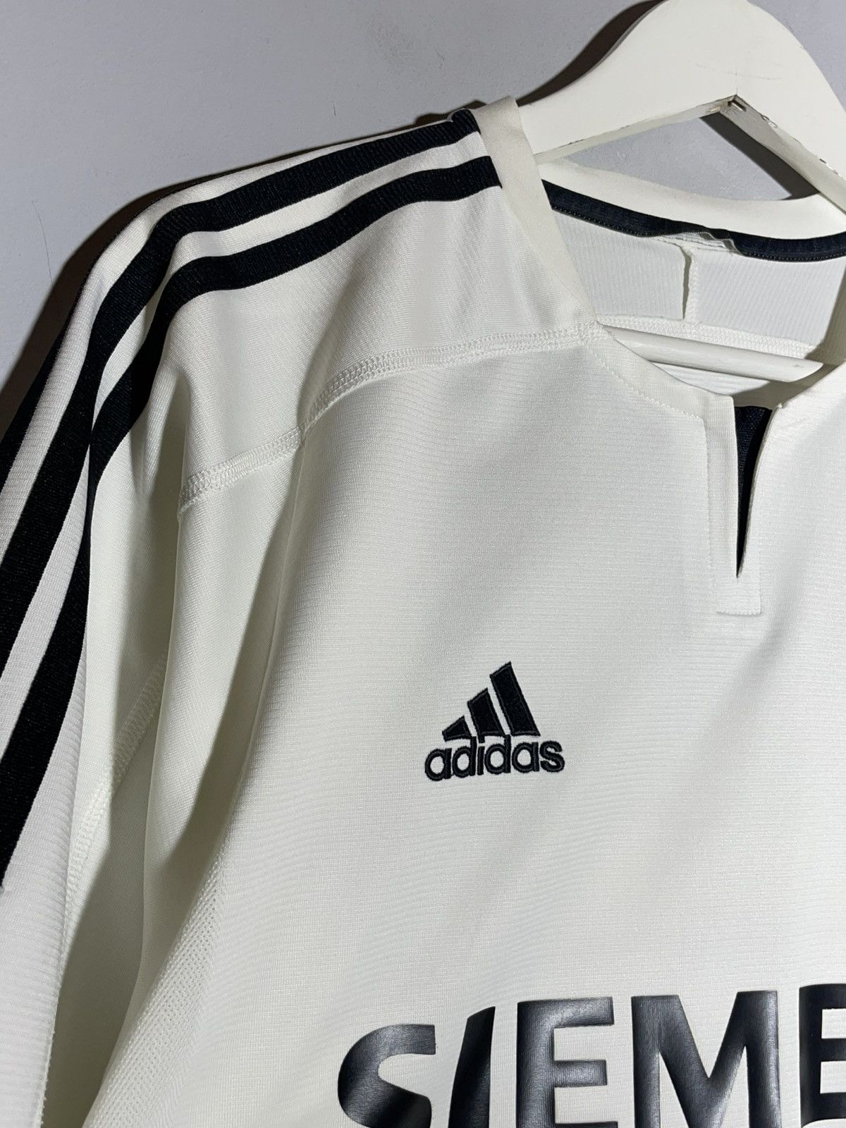Adidas × Vintage #23 David Beckham Real Madrid Adidas 2003/04 Home Jersey Size US XL / EU 56 / 4 - 8 Thumbnail