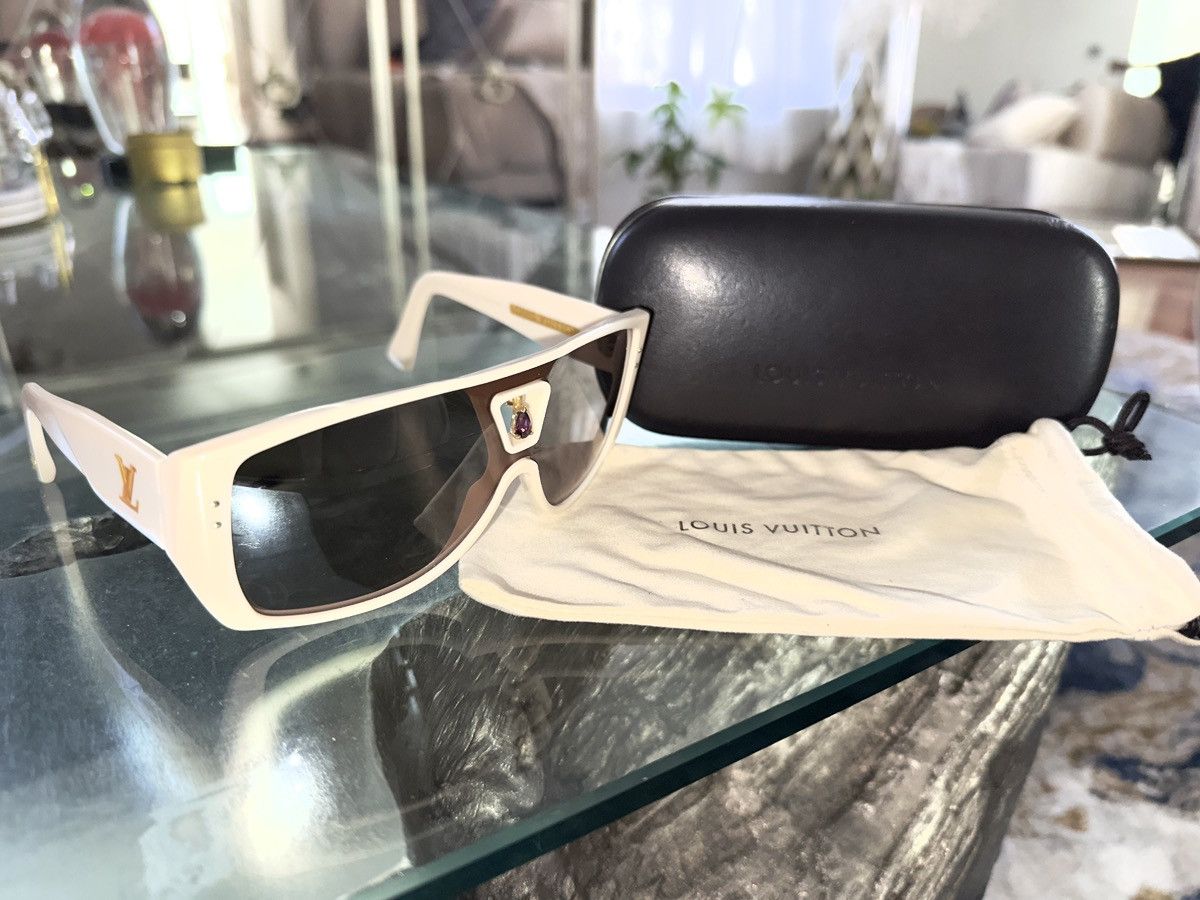 Louis Vuitton 100% AUTHENTIC LOUIS VUITTON BINDI SUNGLASSES MILLIONAIRE Size ONE SIZE - 2 Thumbnail