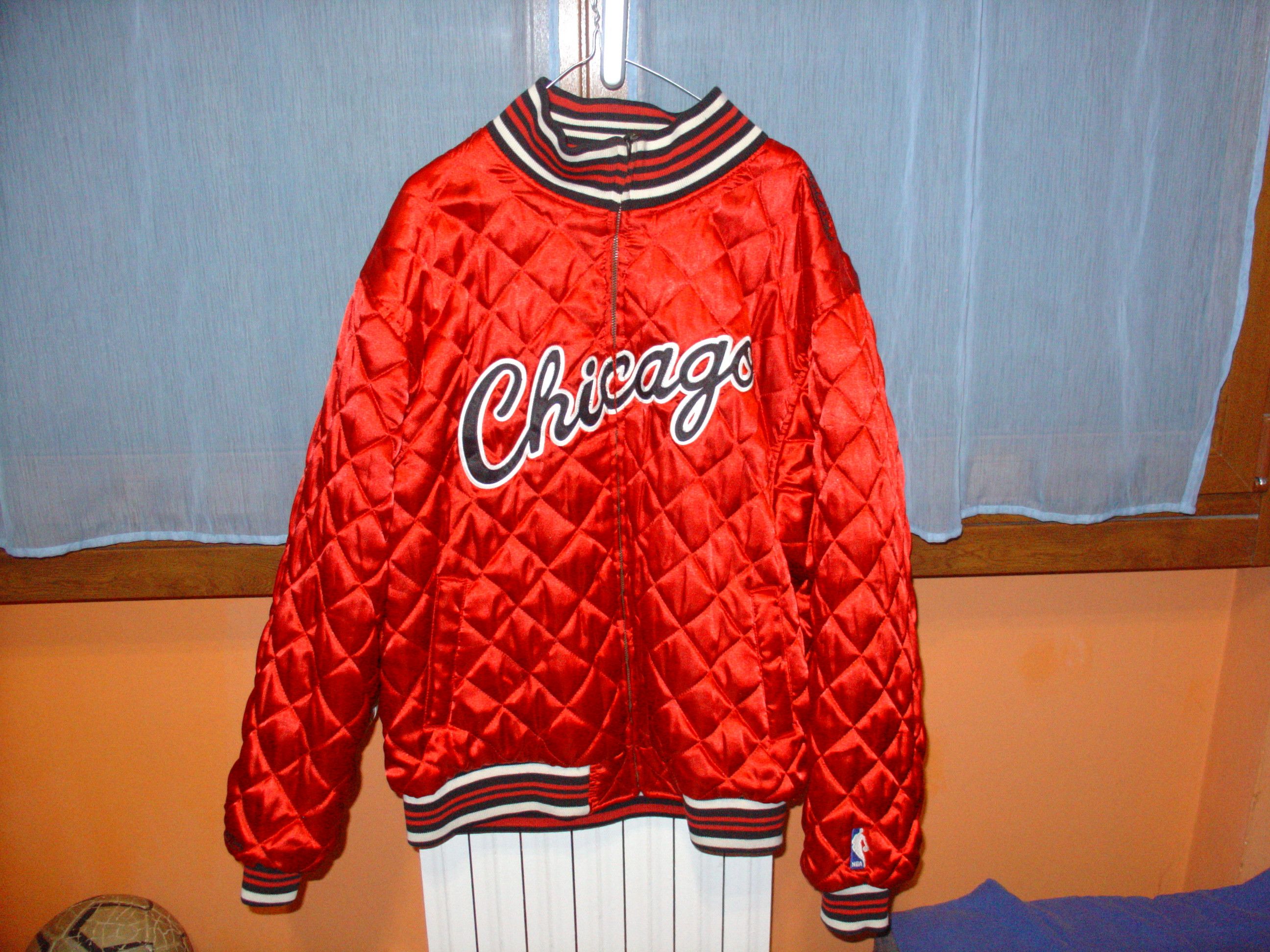 image of Chicago Bulls Vintage Revesible Bomber Nba in Red/Black, Men's (Size XL)