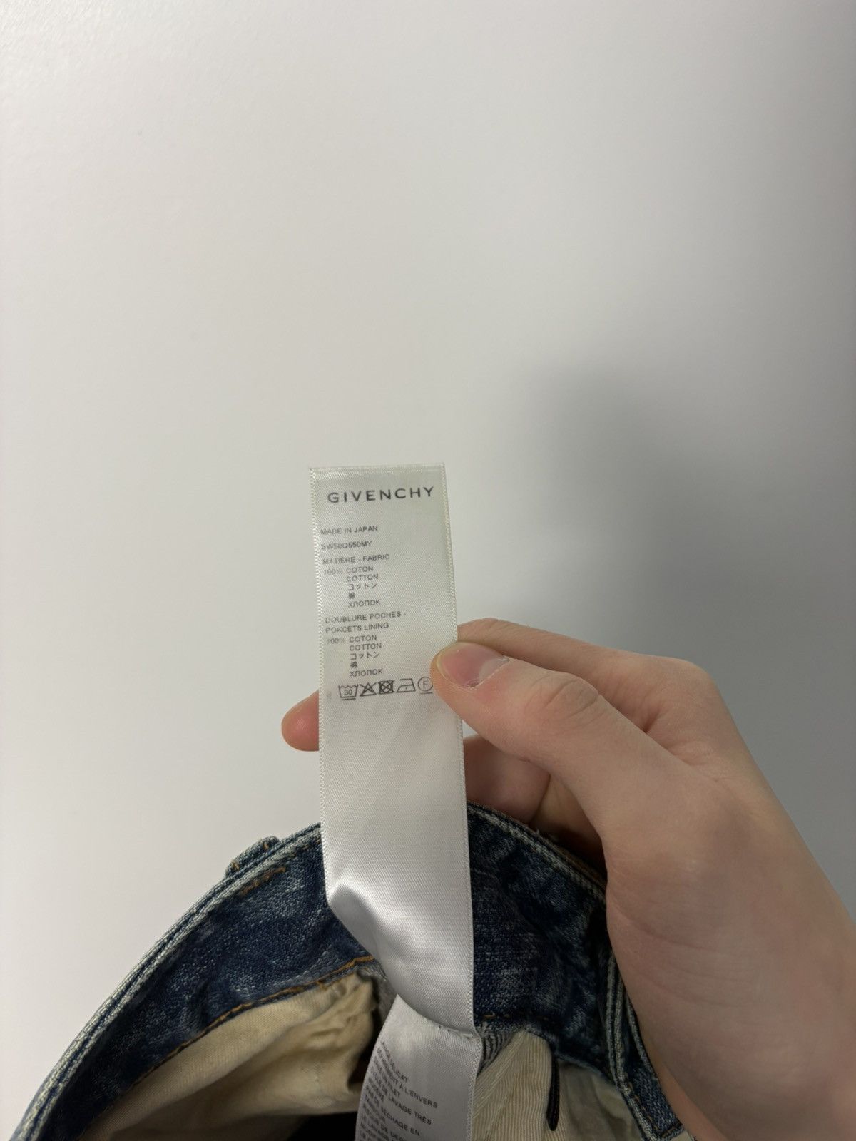 Givenchy Givenchy Light Wash Slim Fit Denim Jeans Luxury Designer Size US 30 / EU 46 - 19 Thumbnail