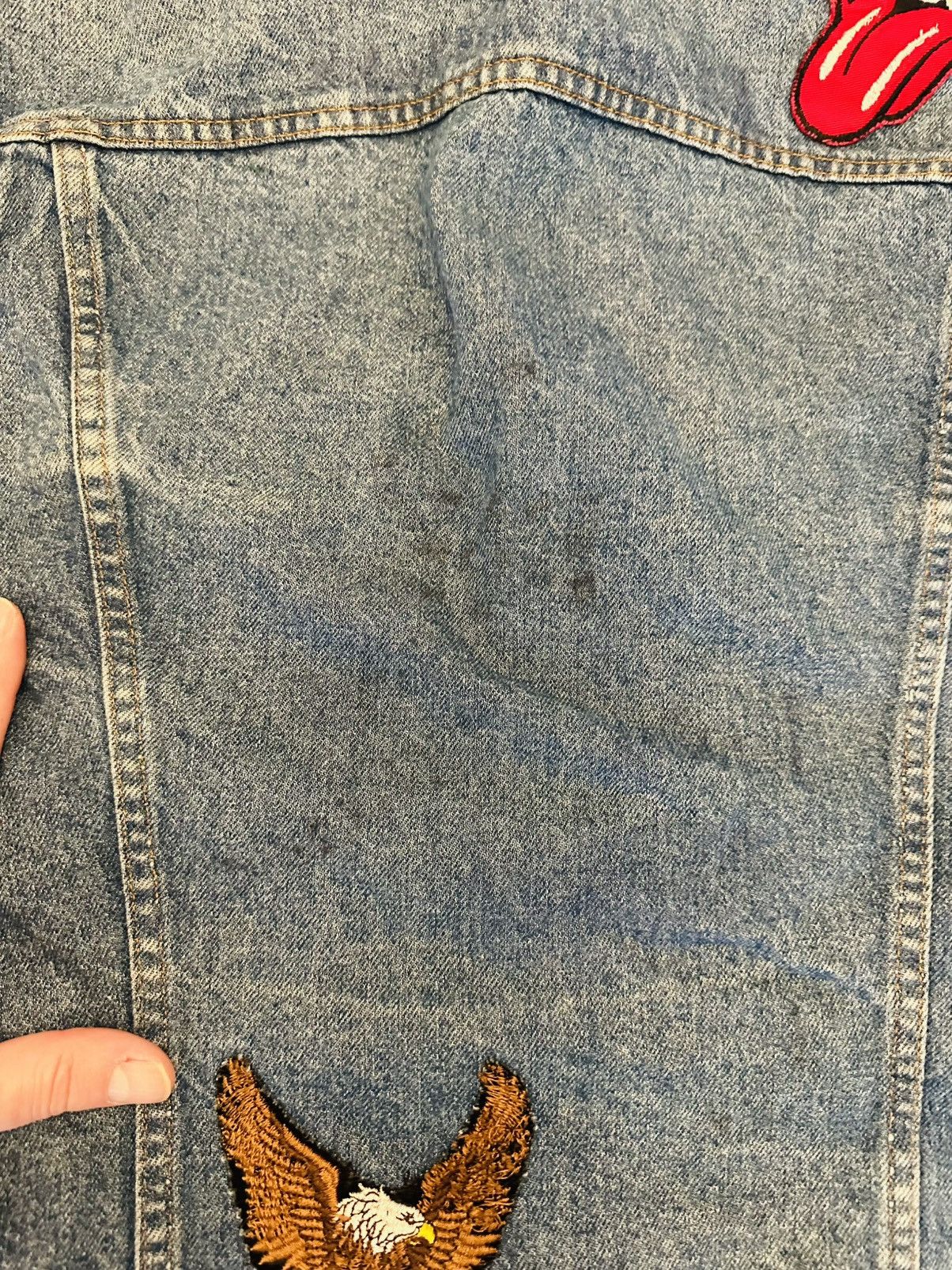 Levi's Vintage Thrashed/Patched Levi's Jean Jacket 44L-70506-0214 Size L / US 10 / IT 46 - 14 Thumbnail