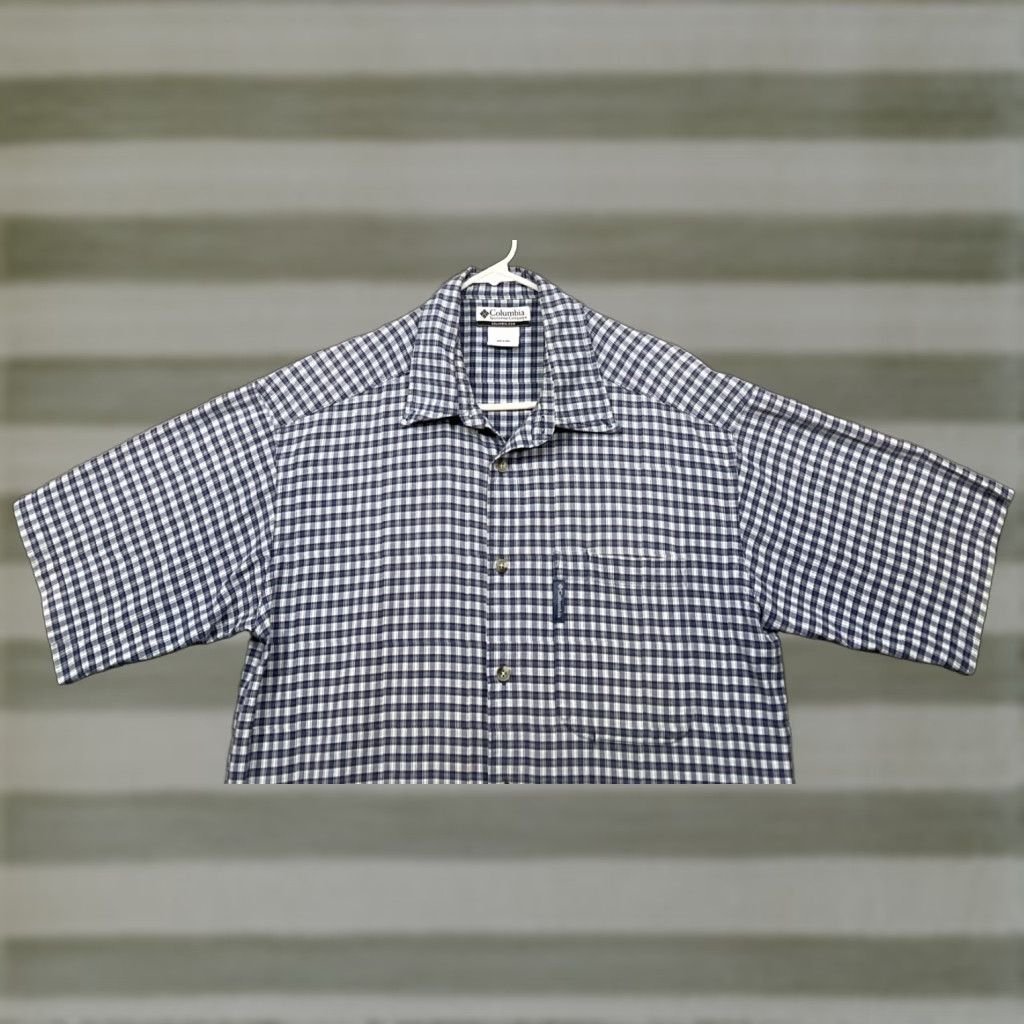 Vintage Columbia Button-Up Shirt Men’s Large Blue White Plaid Short Sleeve Logo Sportswear Size US L / EU 52-54 / 3 - 1 Thumbnail