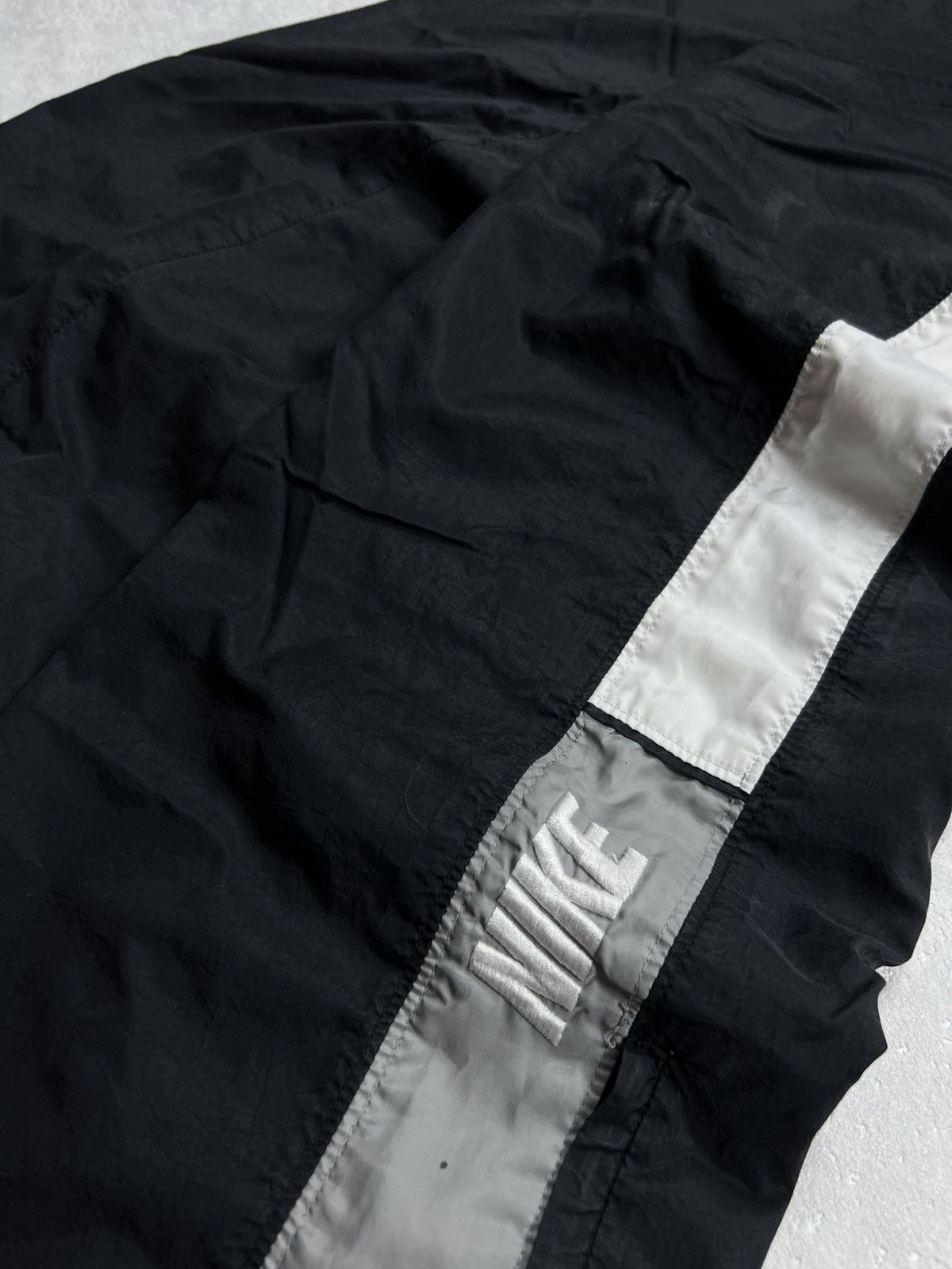 Nike 90s Nike Embroidered Logo Vintage Y2K Parachute Nylon Pants Size US 32 / EU 48 - 8 Thumbnail