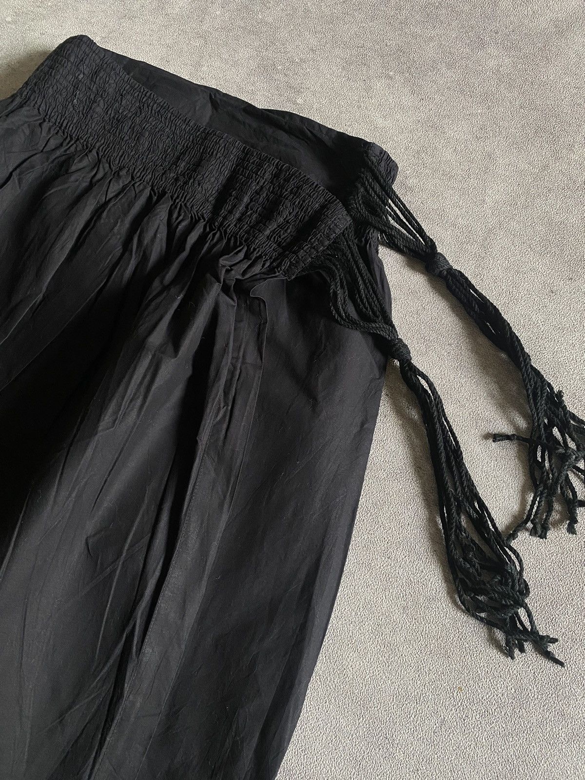 Issey Miyake 90s Plantation Black Bondage Skirts Size 28" / US 6 / IT 42 - 2 Thumbnail