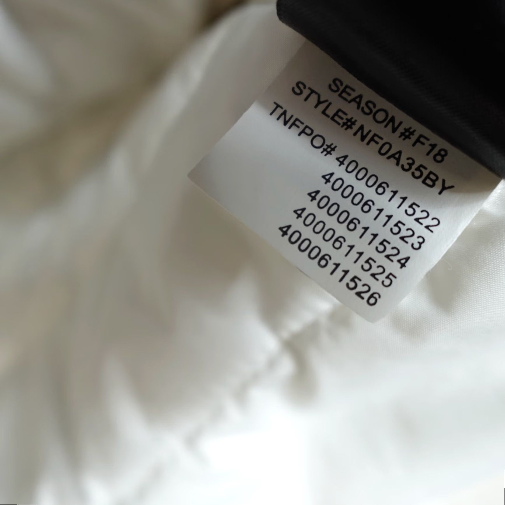 The North Face The North Face Womens Jacket Medium White Cinnabar Hyvent Puffer Jacket Hooded Full Zip Womens M White Regular Polyester Size M / US 6-8 / IT 42-44 - 4 Thumbnail