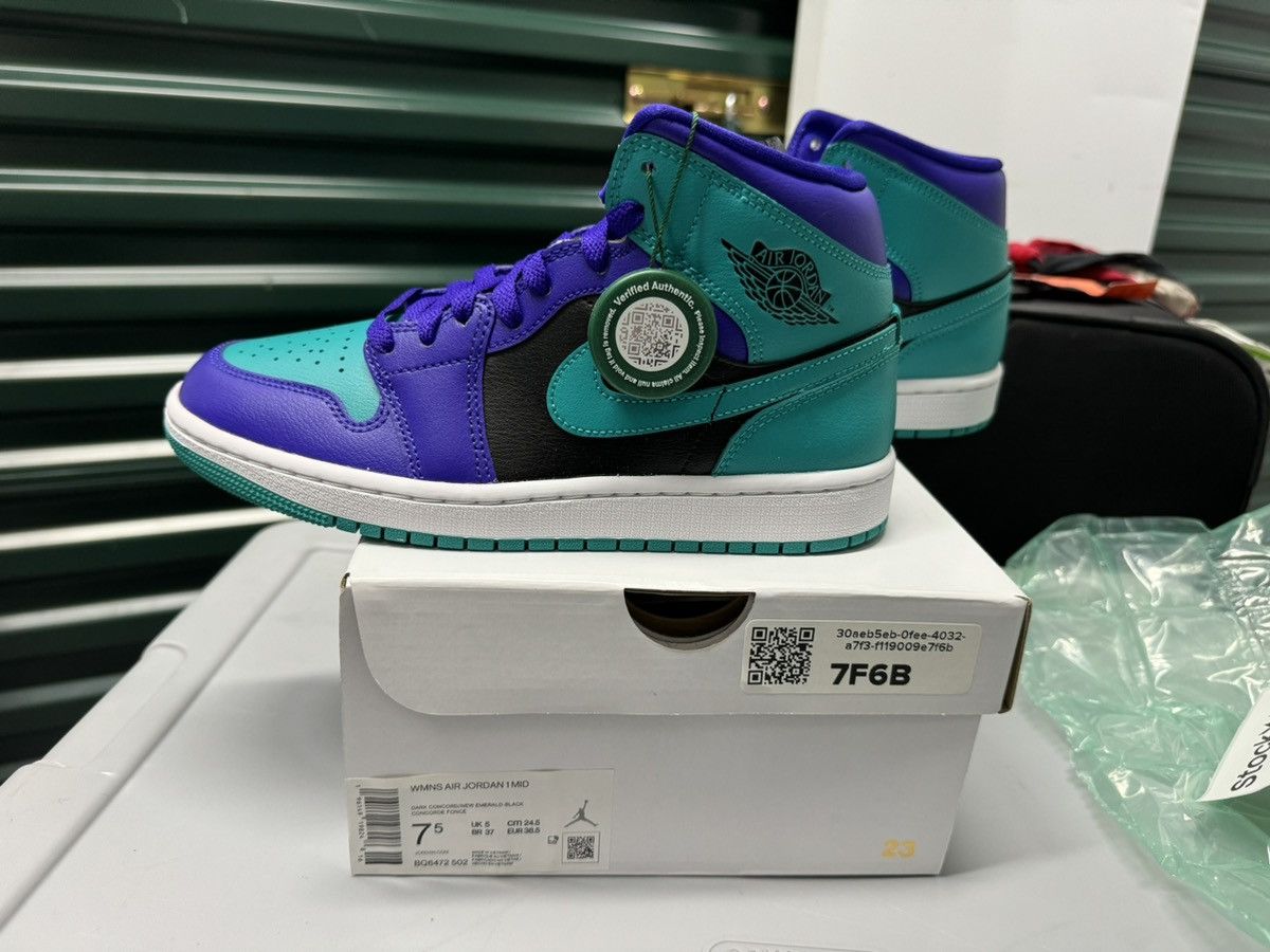 Size Air Jordan Mid Black Grape W BRAND NEW WITH BOX - Main Image