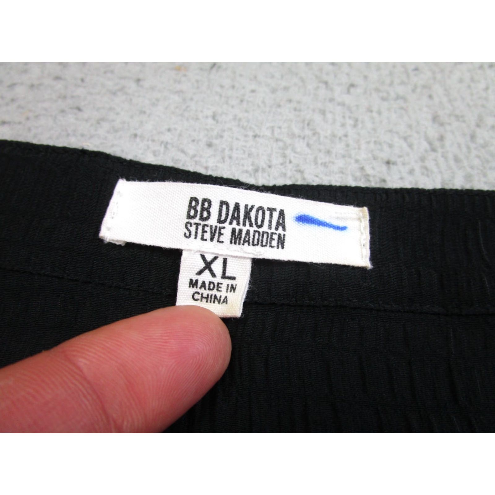 BB Dakota BB Dakota Shirt Womens XL Black Puff Sleeve V-Neck Tunic Gothic Size XL / US 12-14 / IT 48-50 - 4 Thumbnail