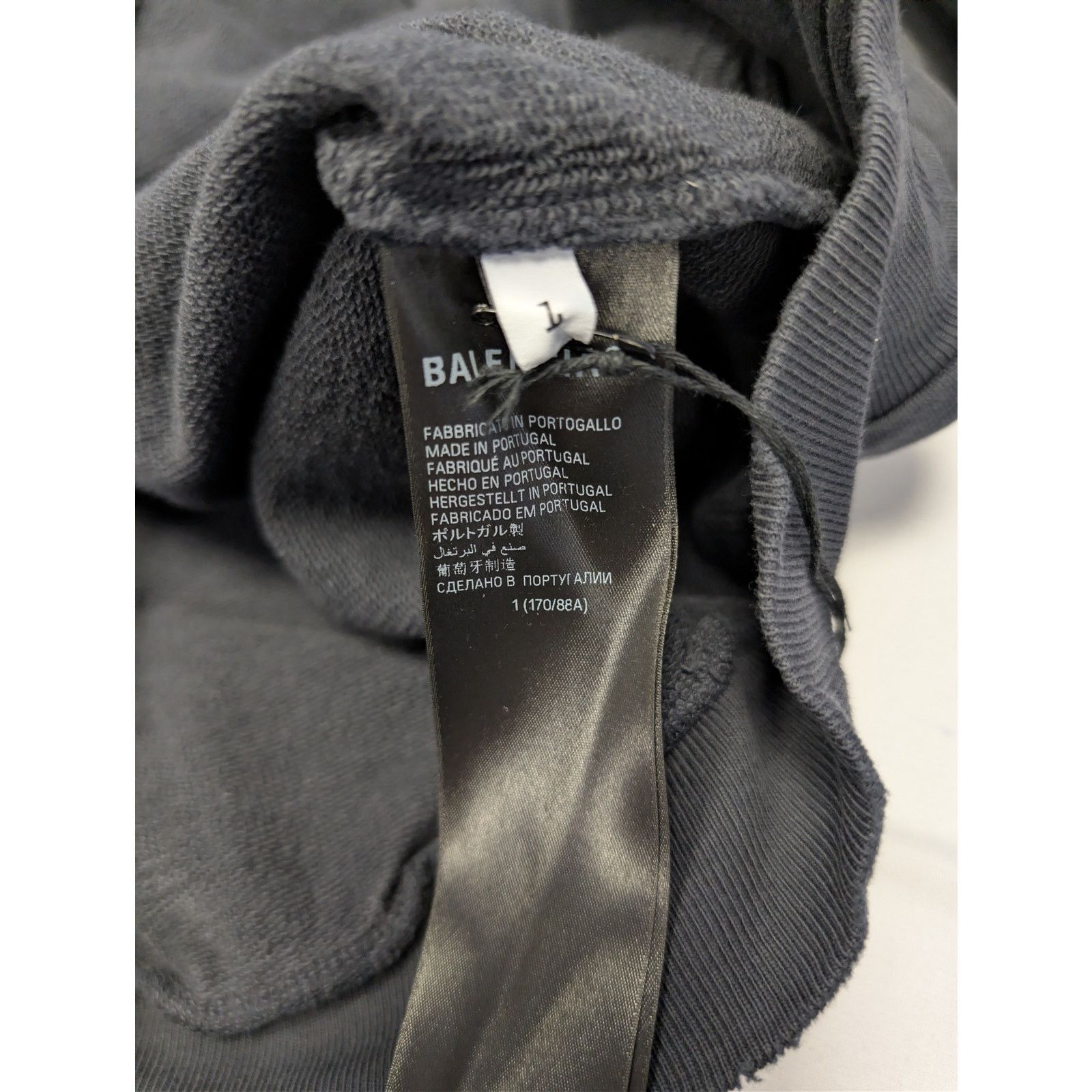 Balenciaga o1rshd1 Round Hoodie 1569 Be Kind Medium Molleton in Black Size US S / EU 44-46 / 1 - 17 Thumbnail
