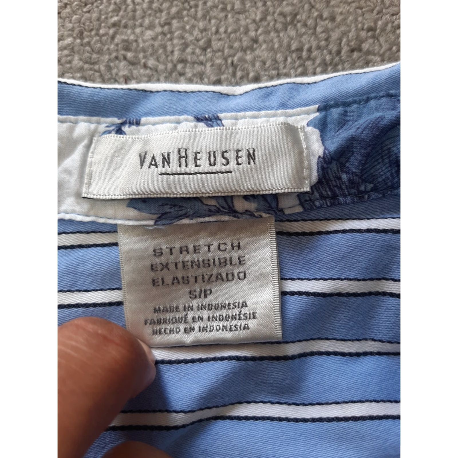 Van Heusen Van Heusen Button-Up Shirt Women Small Blue Striped Collared Shirt Size S / US 4 / IT 40 - 2 Thumbnail