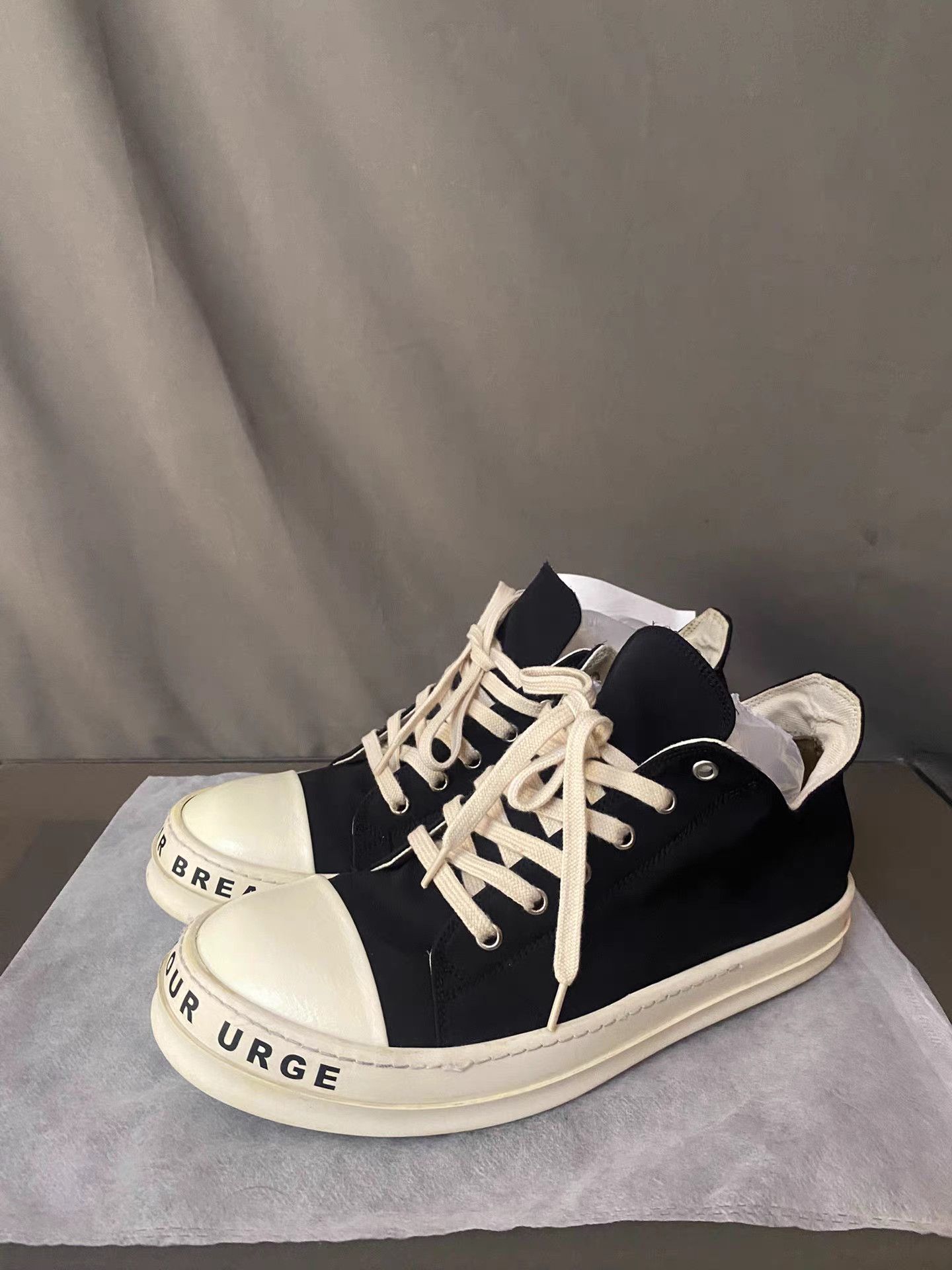 Rick Owens Rick Owens DRKSHDW Satin Low-Top Turbo Cyclops Size US 10 / EU 43 - 1 Thumbnail