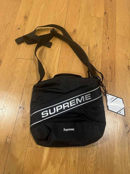 Supreme shoulder bag outlet grailed