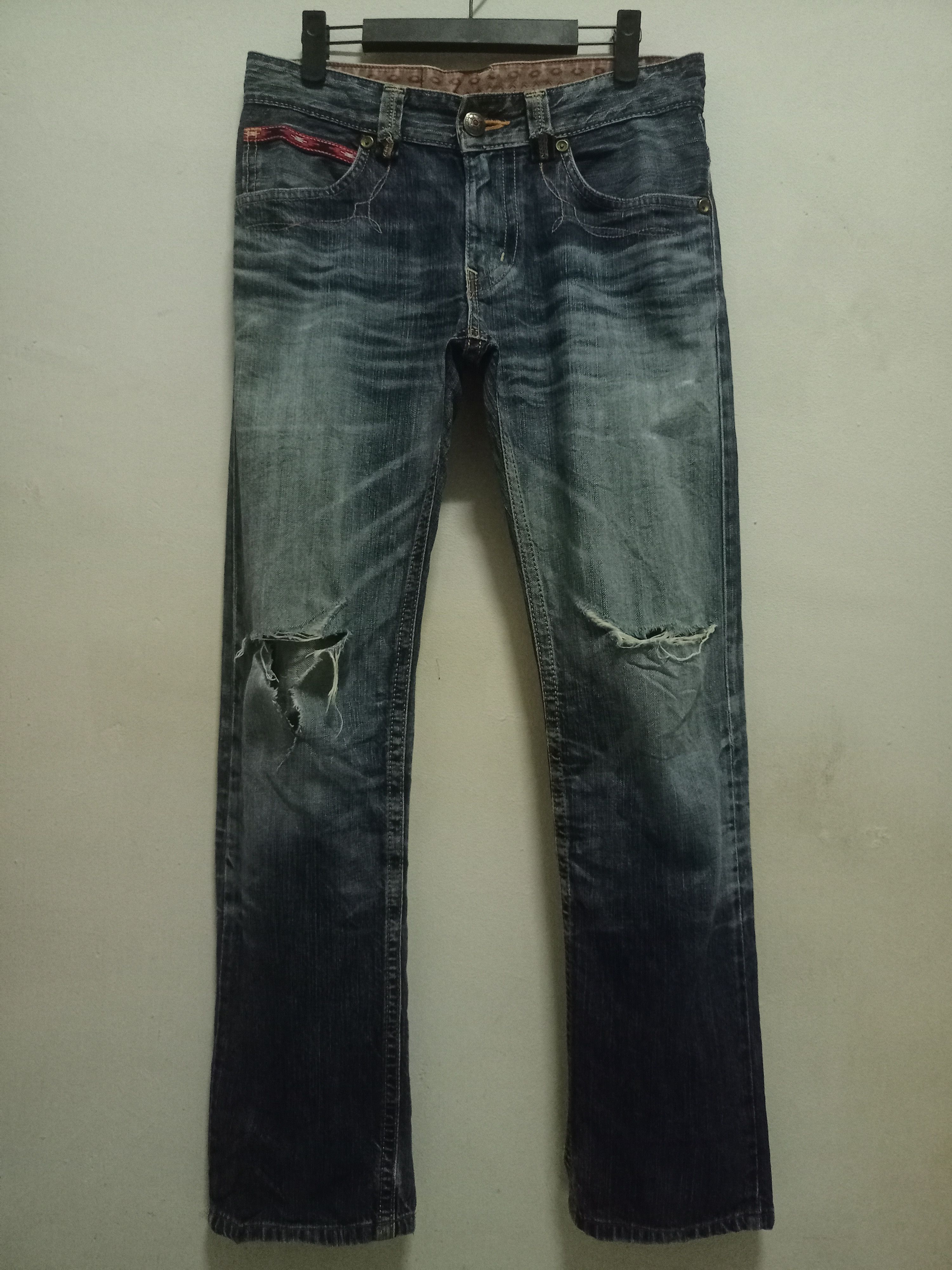 Edwin × Japanese Brand Exclusive Vintage Edwin XV Blue Wash Distressed Jeans 31x30 Size US 31 - 1 Thumbnail