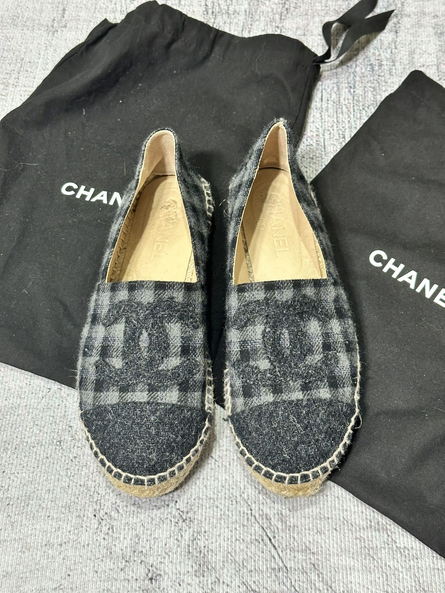 Chanel Chanel Espadrilles Flannel CC Logo Gray Wedge Shoes Size US 7 / IT 37 - 3 Thumbnail