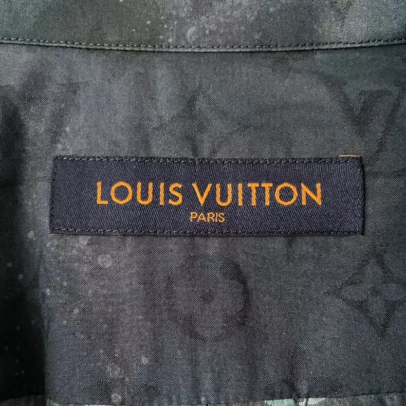 Louis Vuitton louis vuitton Black tie-dyed shirt with full logo shirt 25 Size US L / EU 52-54 / 3 - 3 Thumbnail