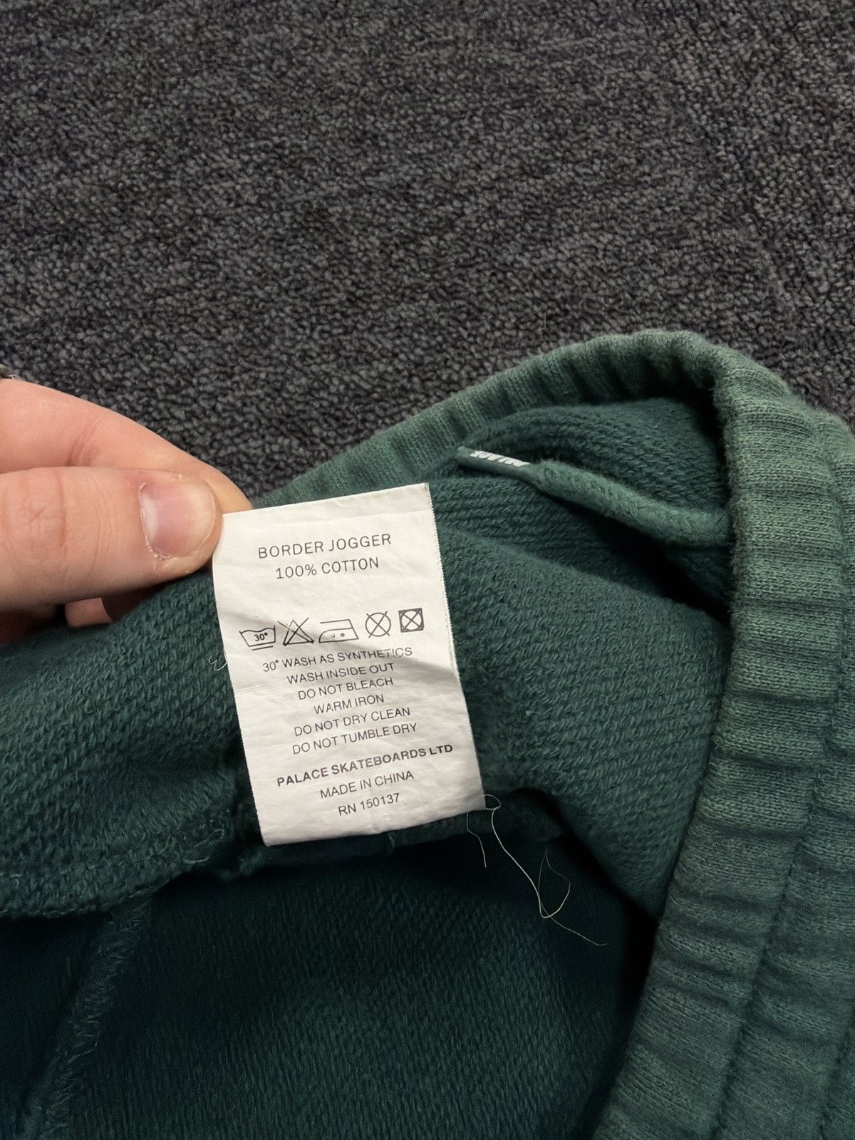 Palace Palace Green Border Jogger - Small Size US 30 / EU 46 - 7 Thumbnail