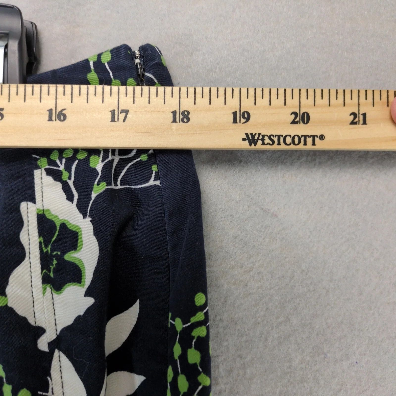 Other Talbots Navy Floral Print A-Line Skirt 16 Petite Knee-Length Size 38" / US 16 / IT 52 - 3 Thumbnail