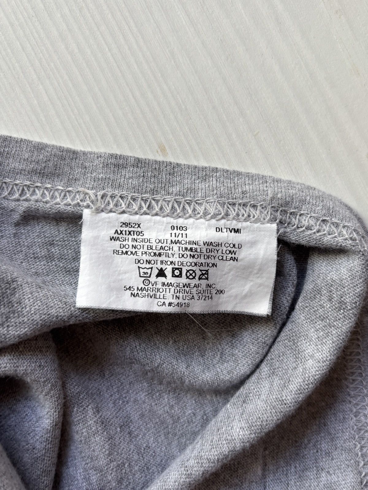 Majestic Grey Majestic New York Yankees T-Shirt Size US L / EU 52-54 / 3 - 4 Thumbnail
