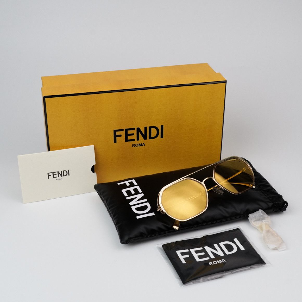 Fendi NEW Fendi FE40039U 10L Unisex Geometric Sunglasses Size ONE SIZE - 10 Thumbnail