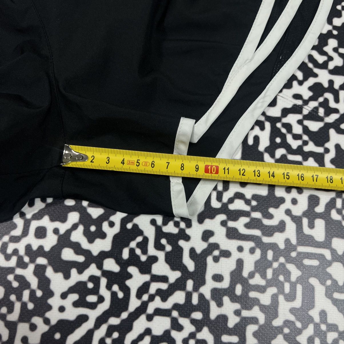 Nike Vintage Y2K Nike Swoosh Logo Retro Sport Style Casual Shorts Size US 31 - 12 Thumbnail