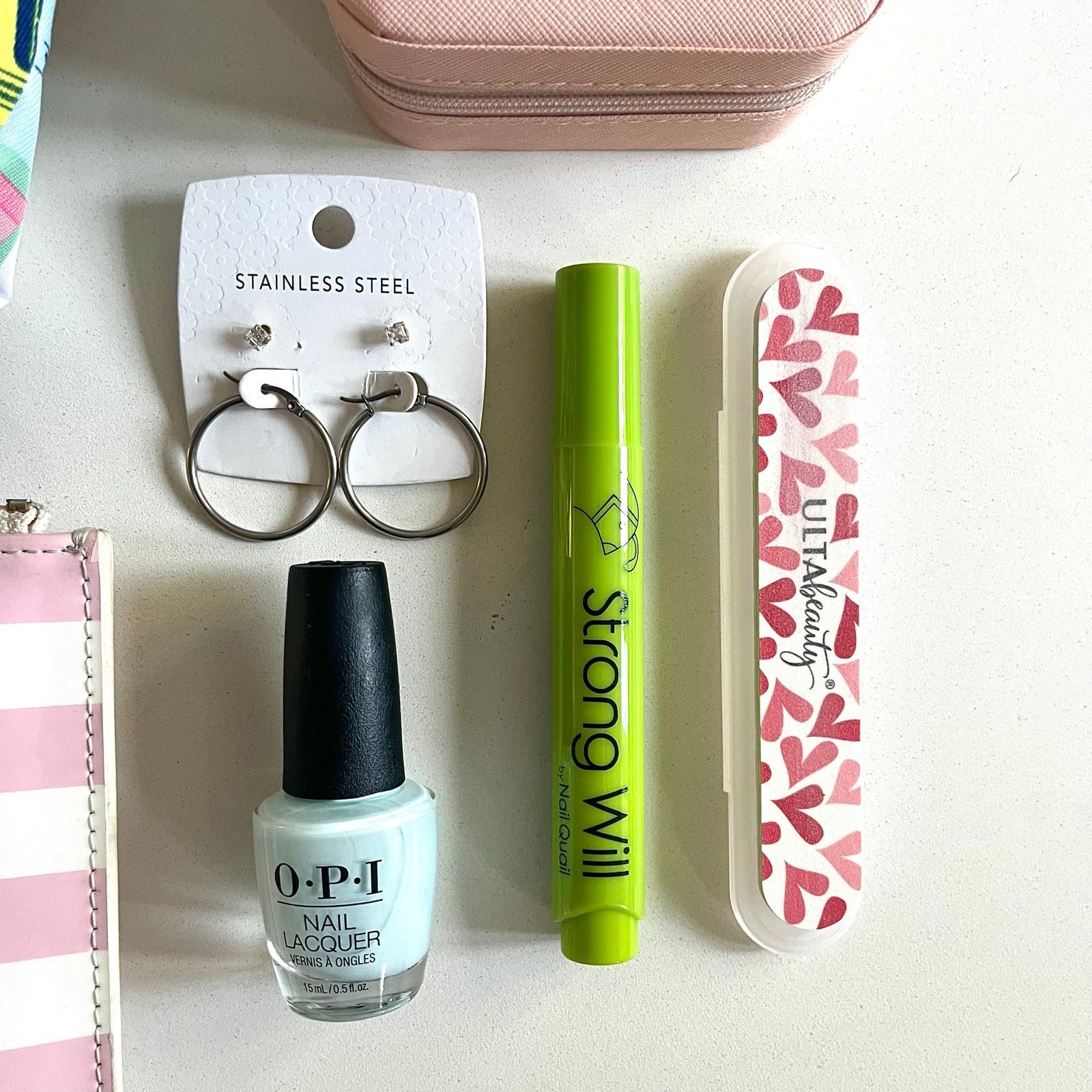 Kate Spade KATE SPADE x CLINIQUE x OPI x JEWELERY Beauty Bundle Gift! Size ONE SIZE - 4 Thumbnail