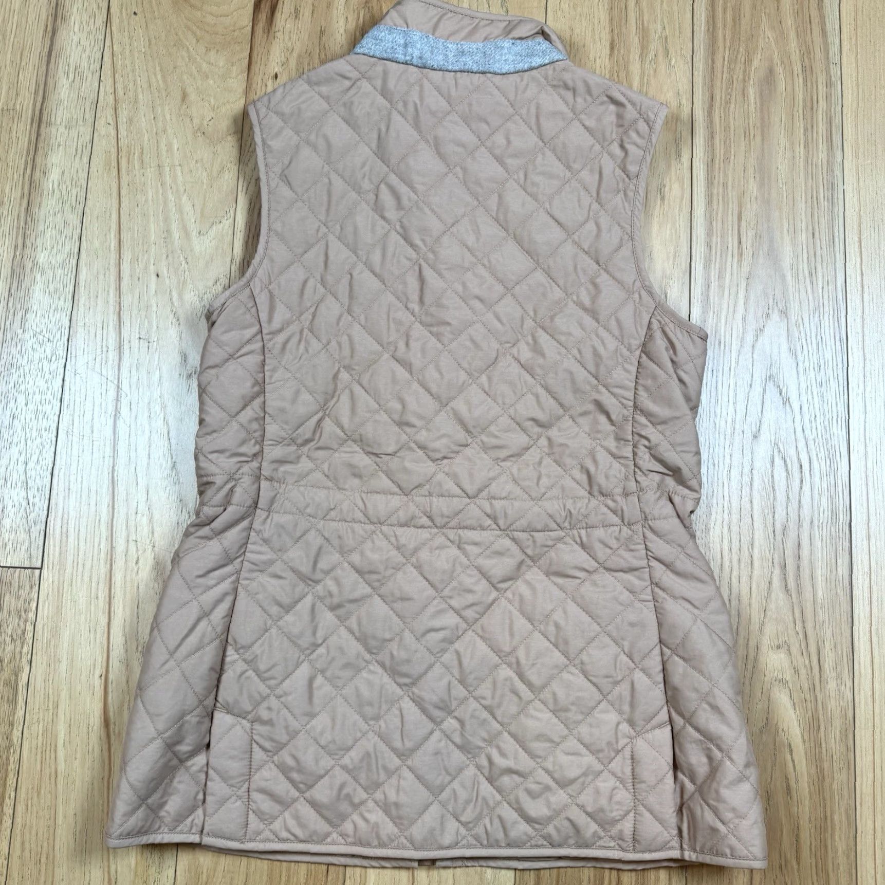 Peter Millar Peter Millar Vest Women’s XS Beige Lightweight Athletic Quilted Outdoor Size XS / US 0-2 / IT 36-38 - 5 Thumbnail