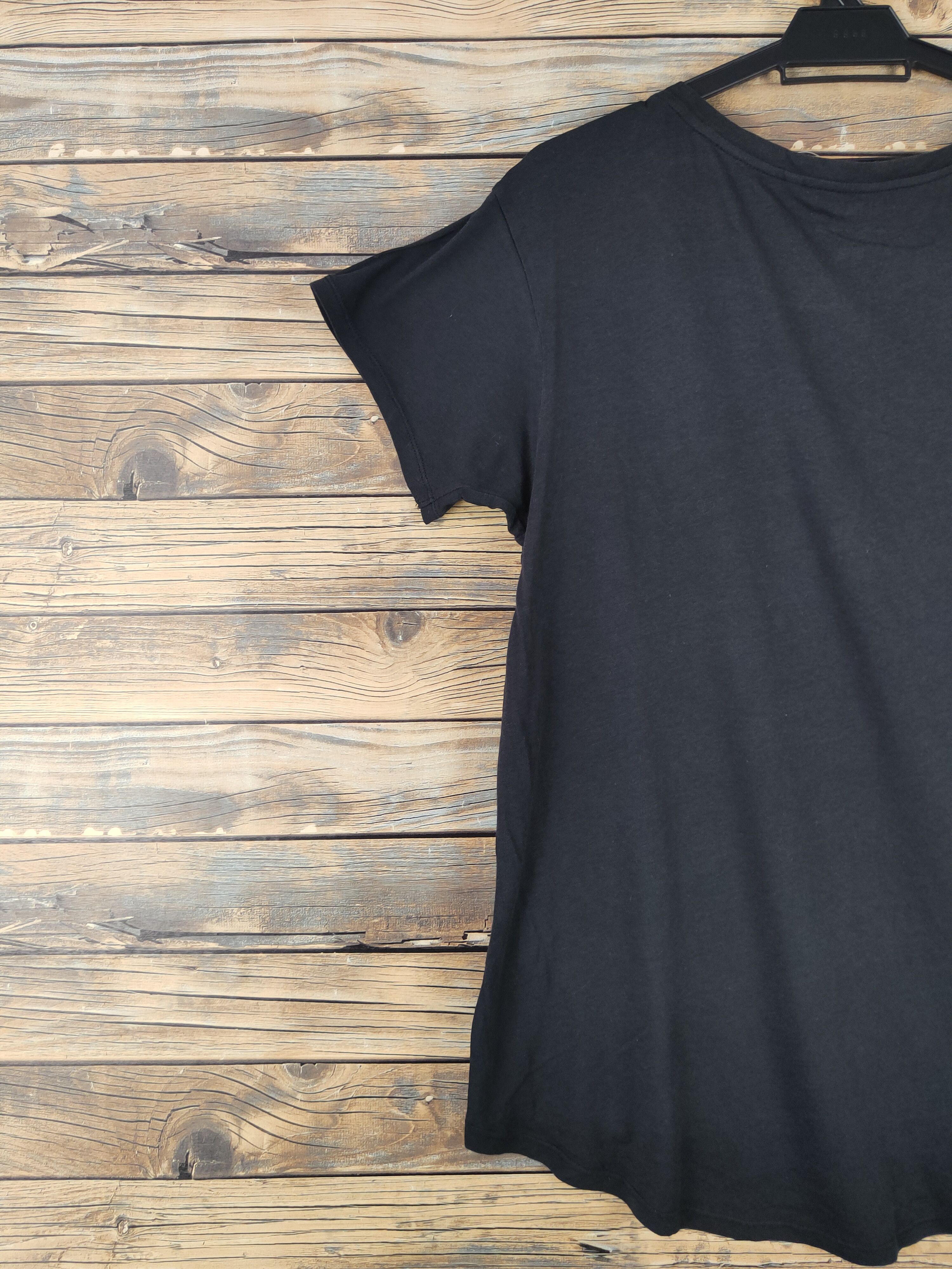 Japanese Brand DL Uniqlo Black Short Sleeve T-shirt #616 Size M / US 6-8 / IT 42-44 - 8 Thumbnail
