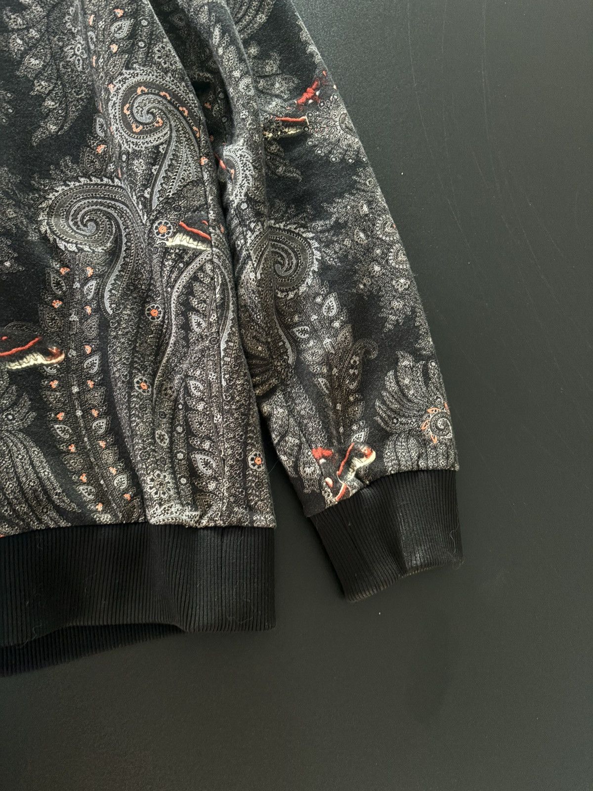 Givenchy Givenchy Paisley Print Crewneck Size US L / EU 52-54 / 3 - 7 Thumbnail