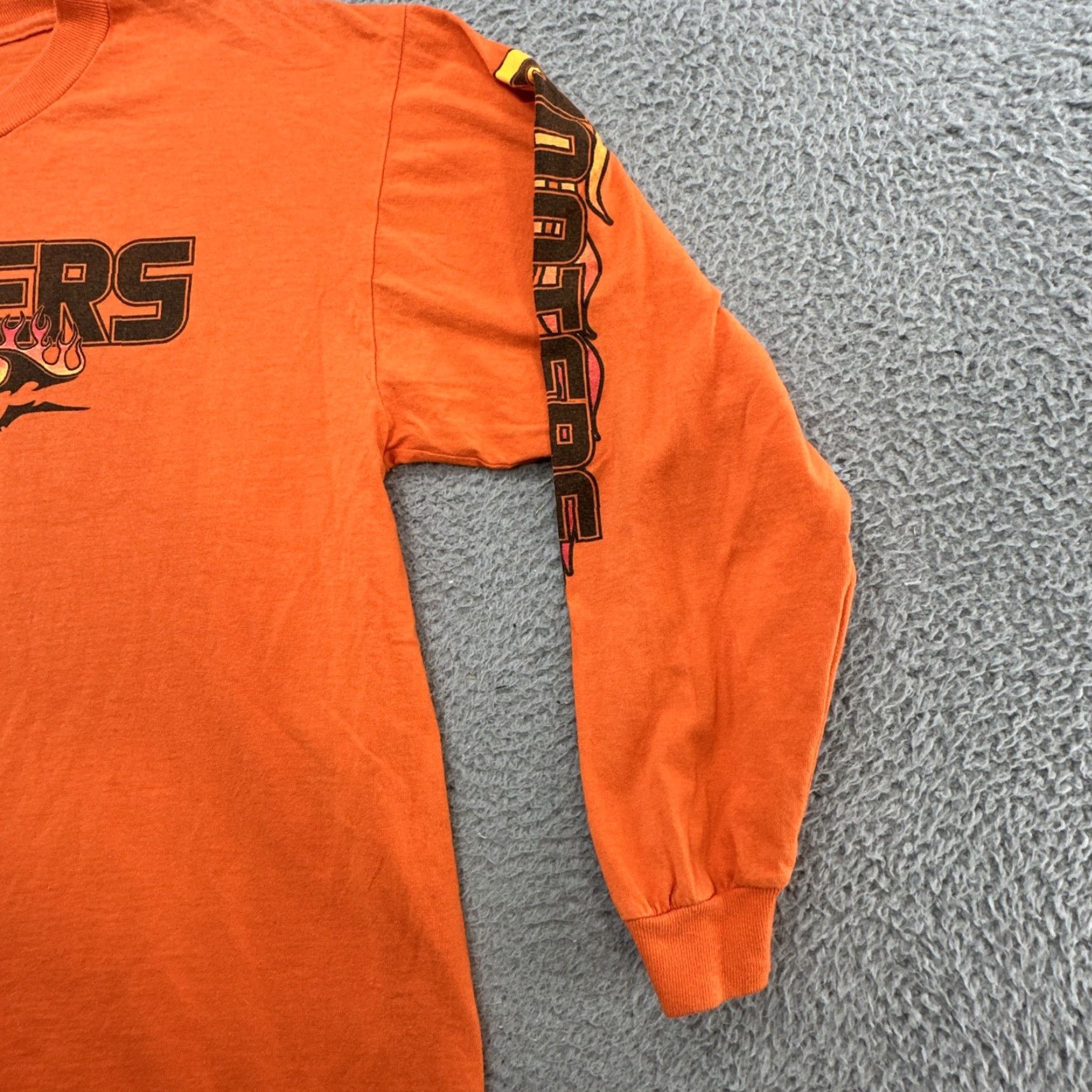 Delta VINTAGE 90’s Hooters Flames Graphic Long Sleeve Shirt Size Large Orange Delta Size US L / EU 52-54 / 3 - 2 Thumbnail