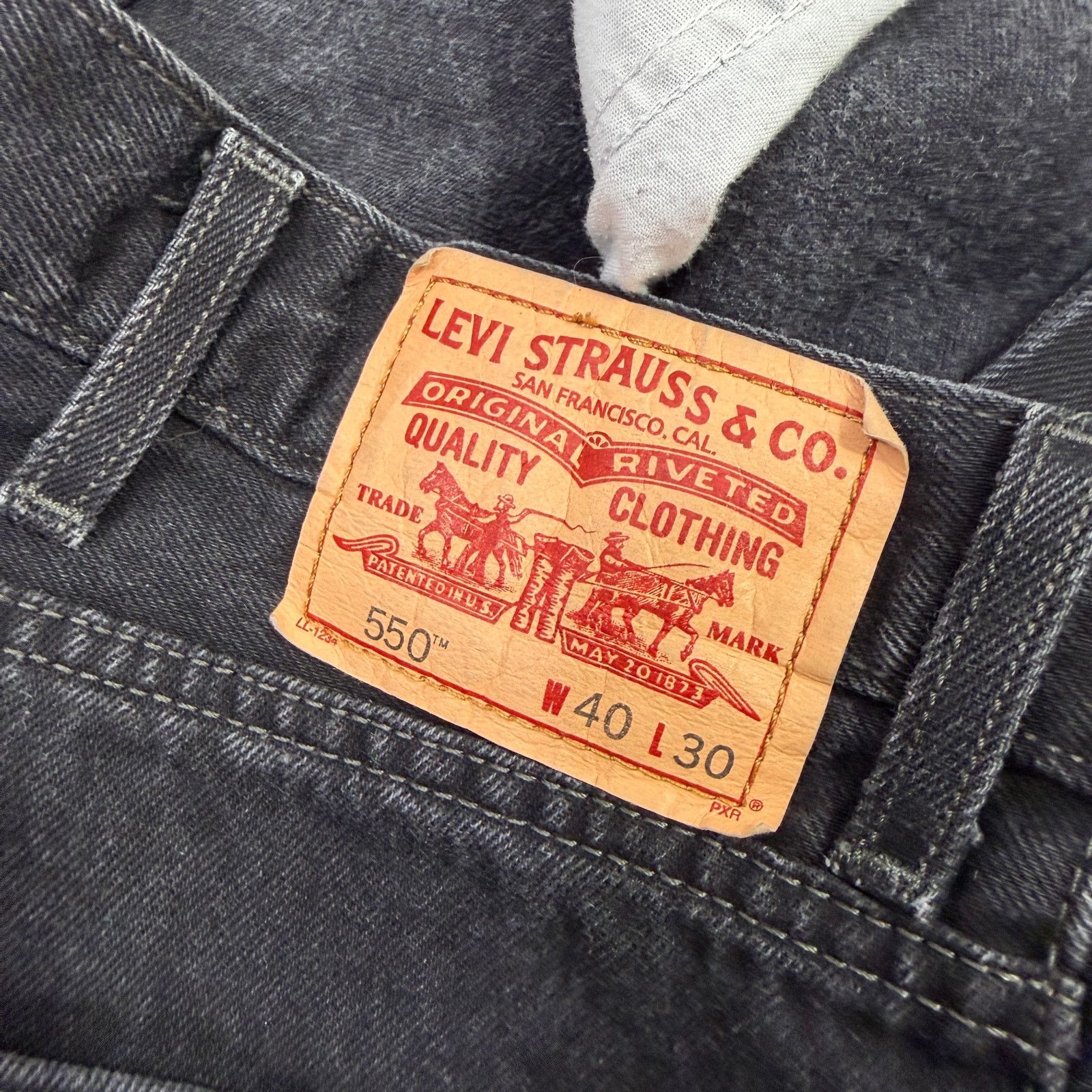 Vintage Vintage Levis 550 Jeans Men's 40x30 Black Straight Fit Size US 40 / EU 56 - 6 Thumbnail