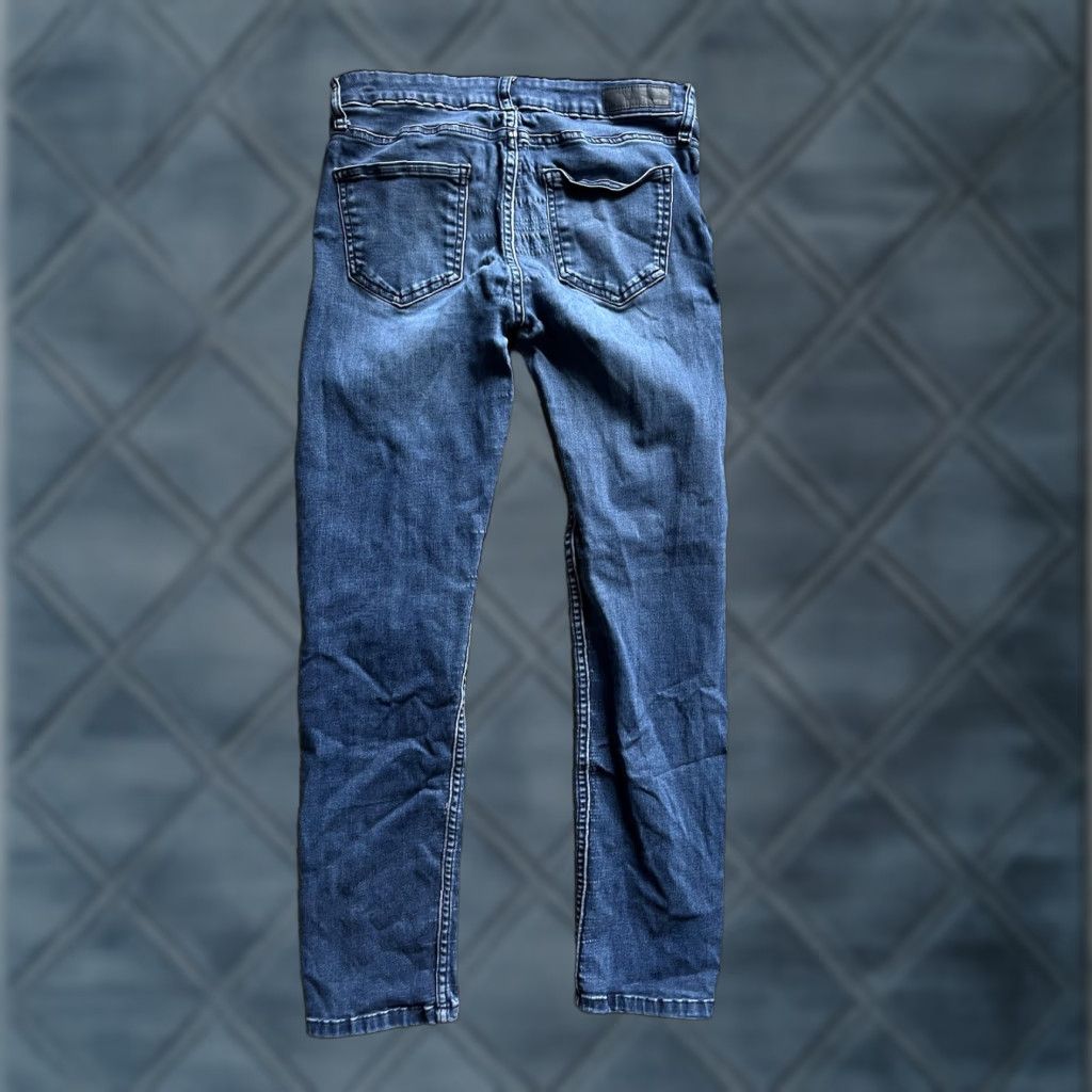 Calvin Klein Calvin Klein Slim Women's Jeans Size 4 Medium Wash Blue Straight Fit Size 27" / US 4 / IT 40 - 1 Thumbnail