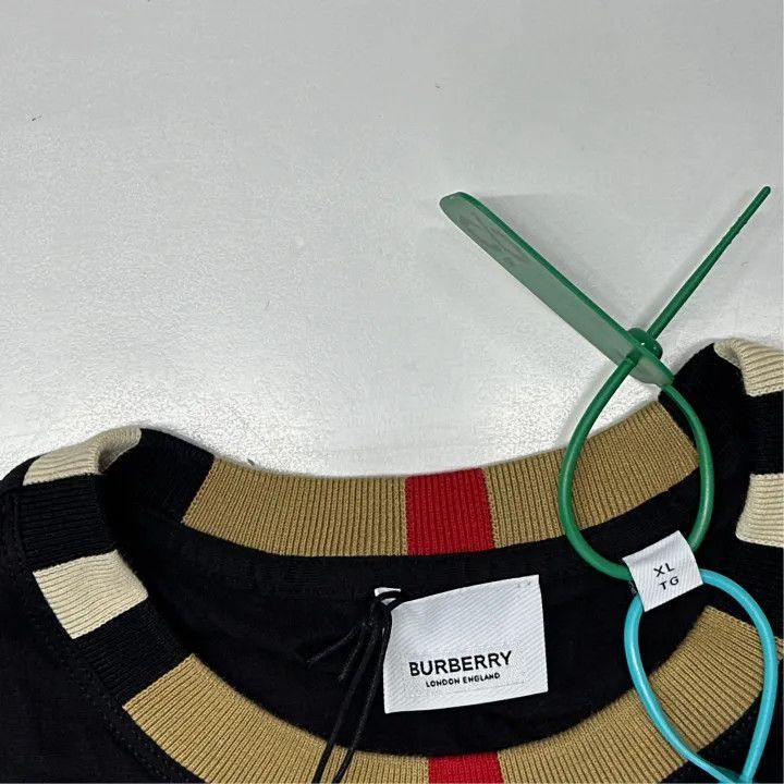 Burberry Burberry Burberry Black Short Sleeve Crew Neck T-Shirt-250 Size US XL / EU 56 / 4 - 2 Thumbnail