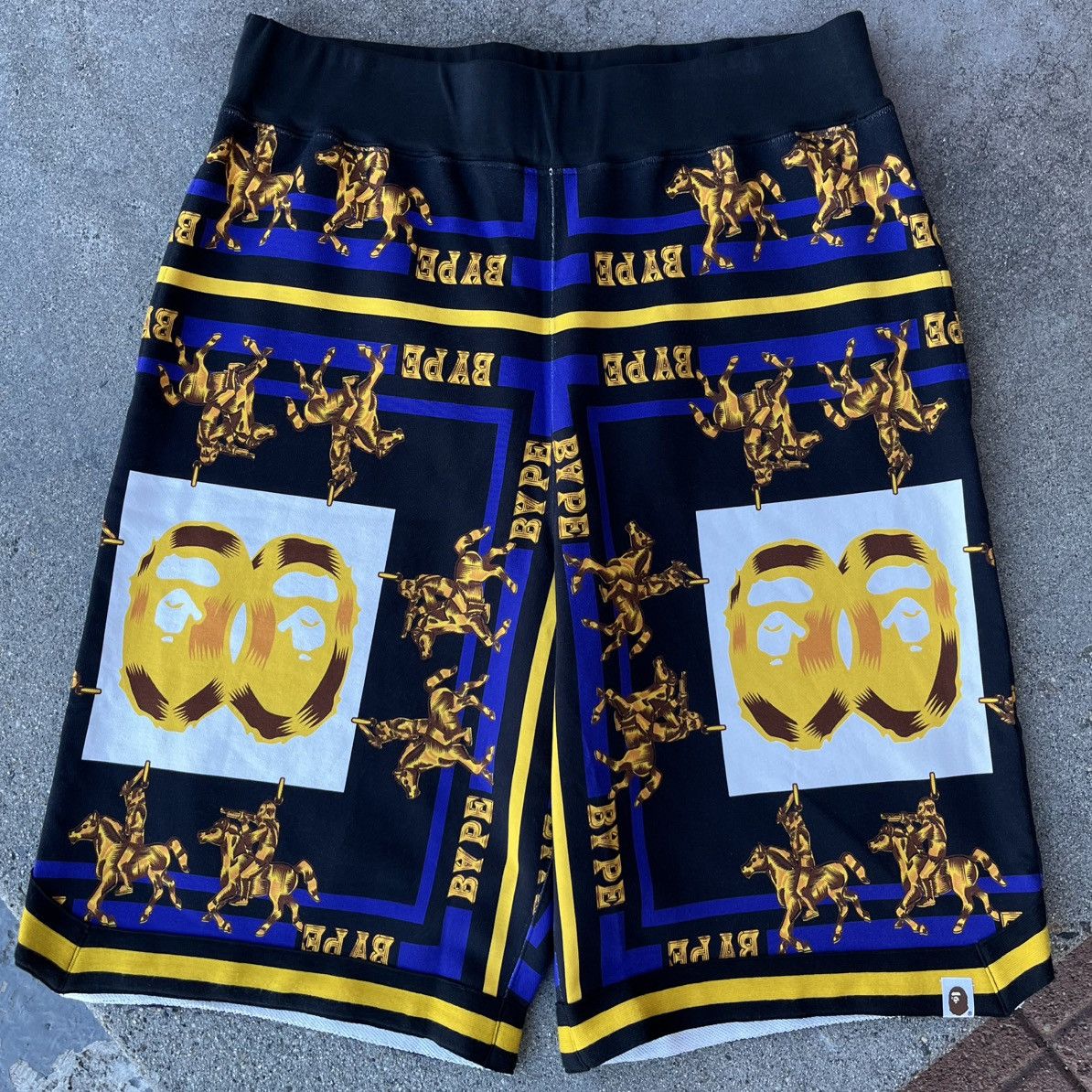 Bape BNWT SS21 BAPE Double Ape Head Sweat Shorts Sz L Size US 32 / EU 48 - 1 Thumbnail