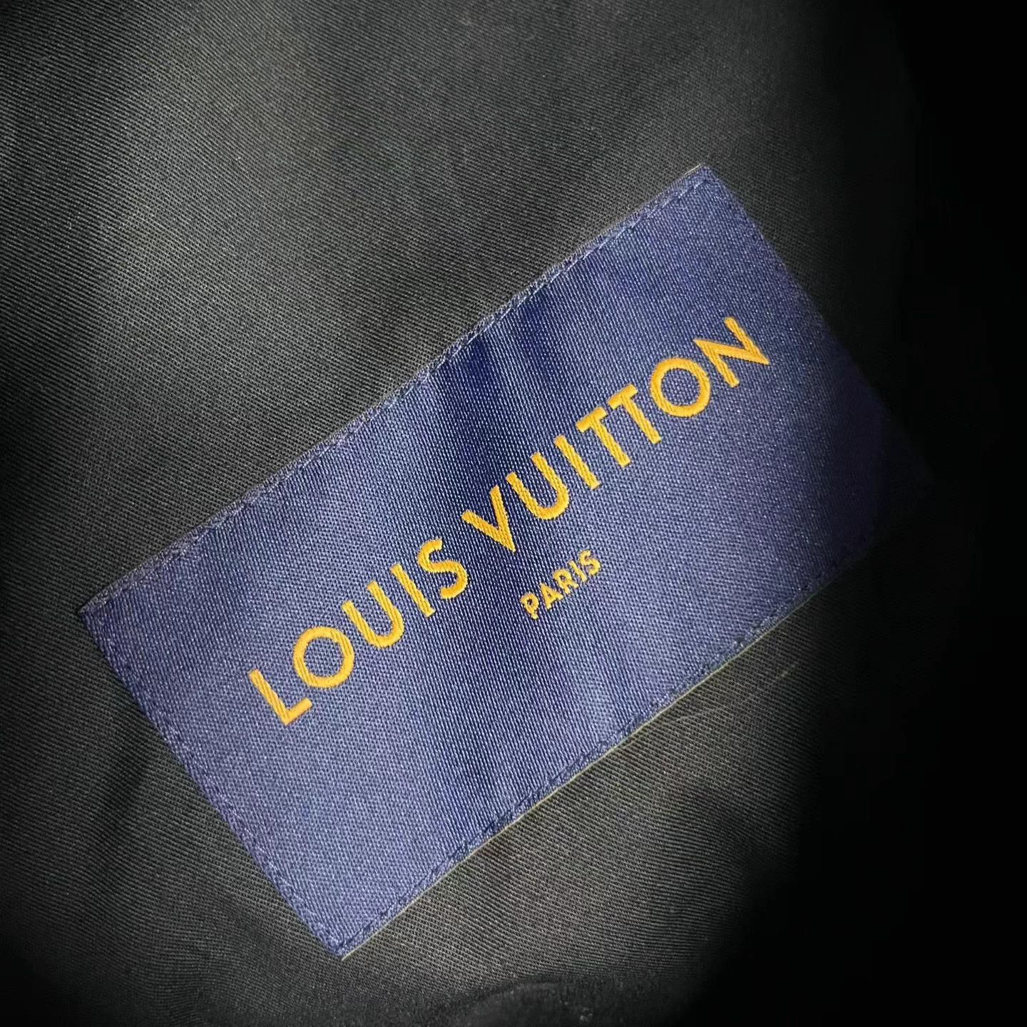 Louis Vuitton Louis Vuitton Black Logo Tech Shirt Jacket Size US M / EU 48-50 / 2 - 3 Thumbnail