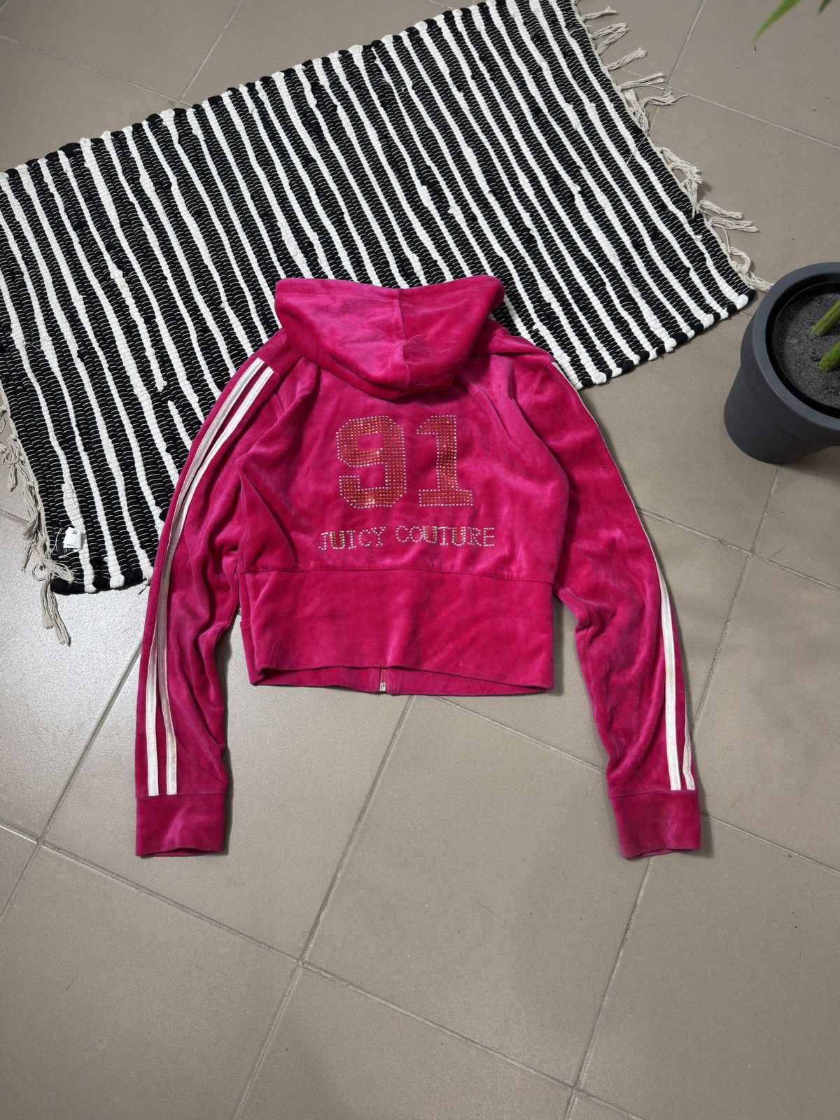 Juicy Couture VINTAGE VELOUR JUICY COUTURE ZIP UP HOODIE Size M / US 6-8 / IT 42-44 - 2 Thumbnail