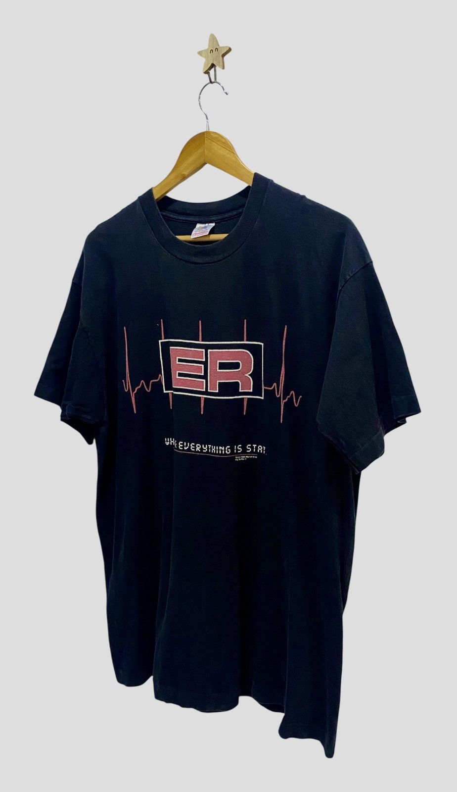 Vintage Vintage 95’s Warner Bros ER TV Series Short Sleeve T-Shirt Size US XL / EU 56 / 4 - 5 Thumbnail