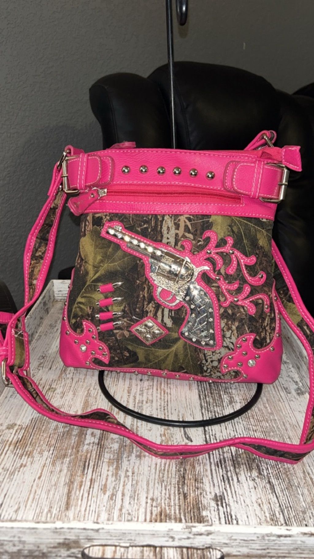 The Unbranded Brand Women's Unbranded Crossbody Bag One Size Pink Camo Size ONE SIZE - 1 Thumbnail