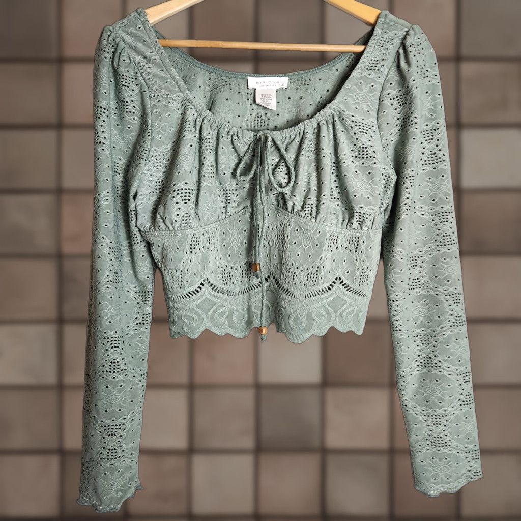 Vintage Kirius Los Angeles Womens Sage Green Long Sleeve Eyelet Crop Top-Size L Shirt Cropped Casual Bohemian Beach Festival Womens Size L / US 10 / IT 46 - 1 Thumbnail