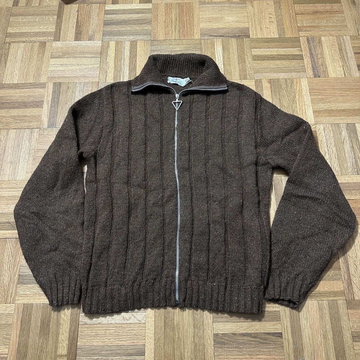 Vintage Vintage Distinctive Sportswear sweater Size US L / EU 52-54 / 3 - 1 Thumbnail