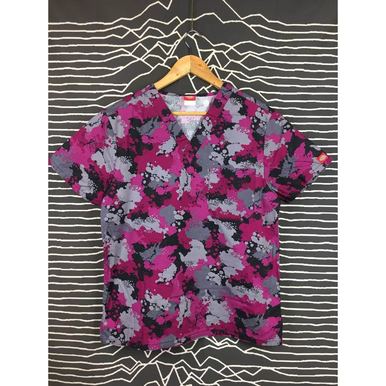 Dickies × Vintage Dickies Workwear Abstract Print V-Neck Scrub Top Size S Size US S / EU 44-46 / 1 - 1 Thumbnail