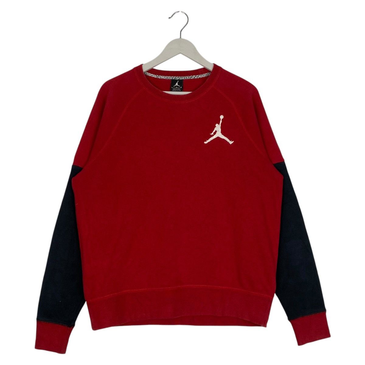 Nike × Vintage Vintage Nike Air Jordan Embroidered Crewneck Sweatshirt Red Size US M / EU 48-50 / 2 - 1 Thumbnail